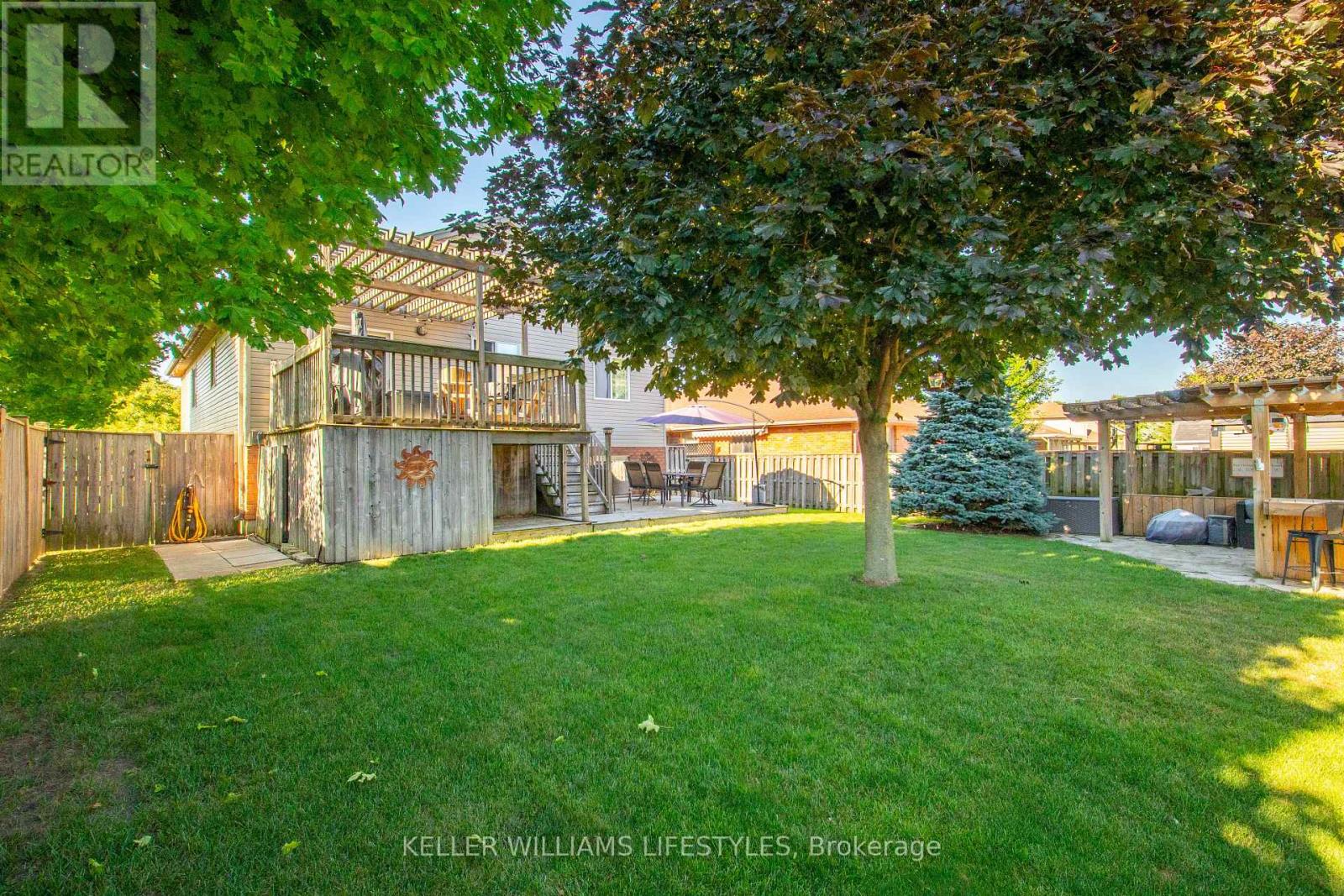 598 Harris Circle, Strathroy-Caradoc, Ontario  N7G 4H3 - Photo 43 - X12459681