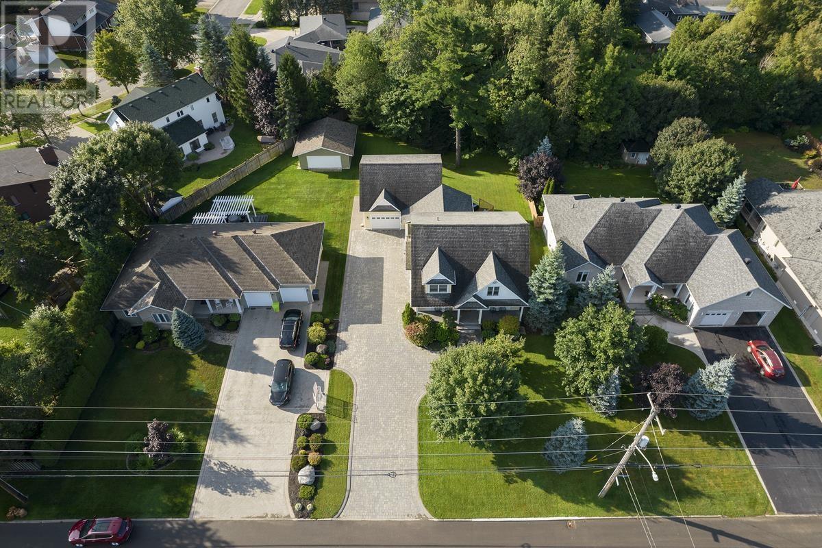 231 Macdonald Ave, Sault Ste. Marie, Ontario P6B 6L6 - Photo 2 - SM252543