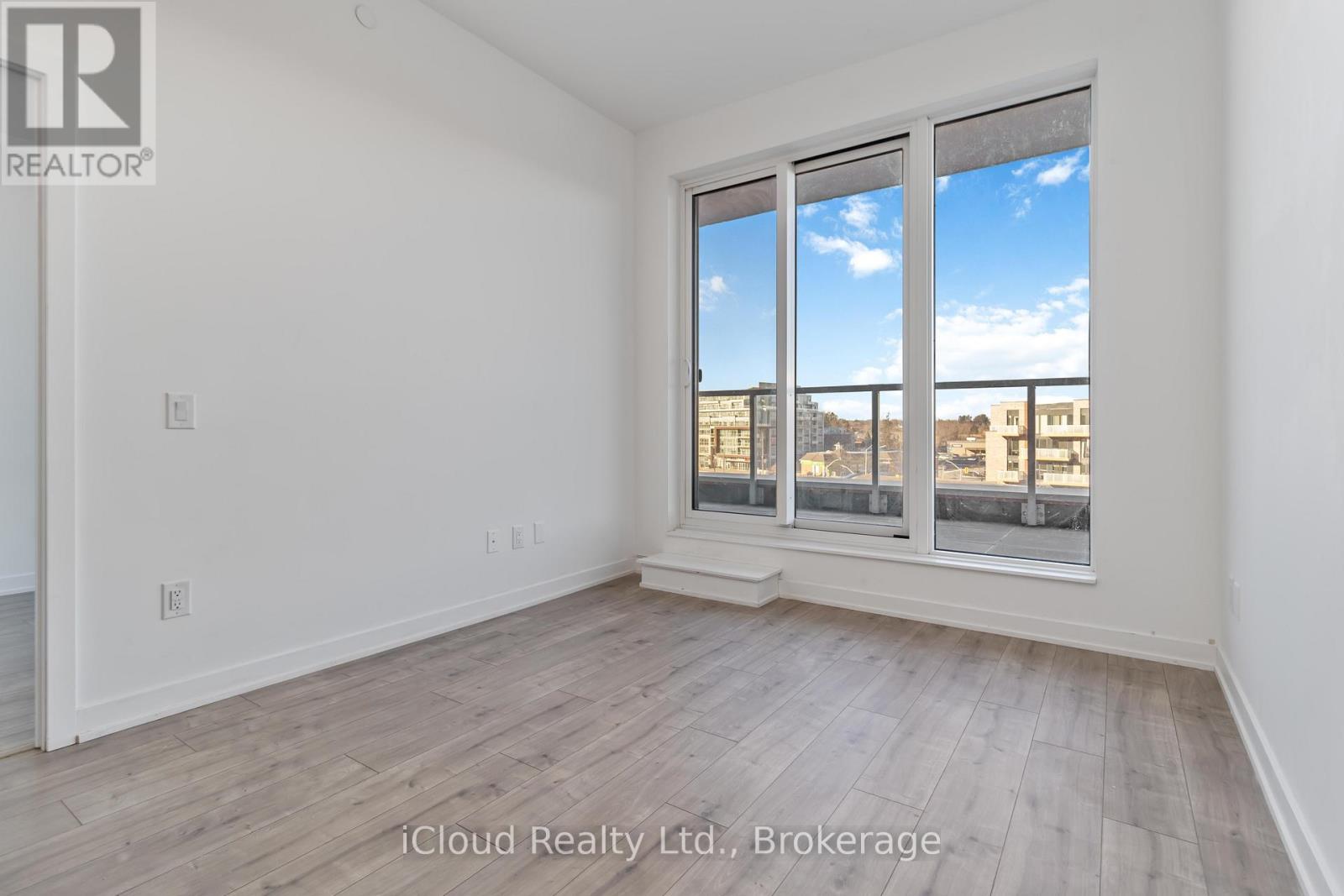 501 - 220 Missinnihe Way, Mississauga, Ontario  L5H 0A9 - Photo 11 - W12634866