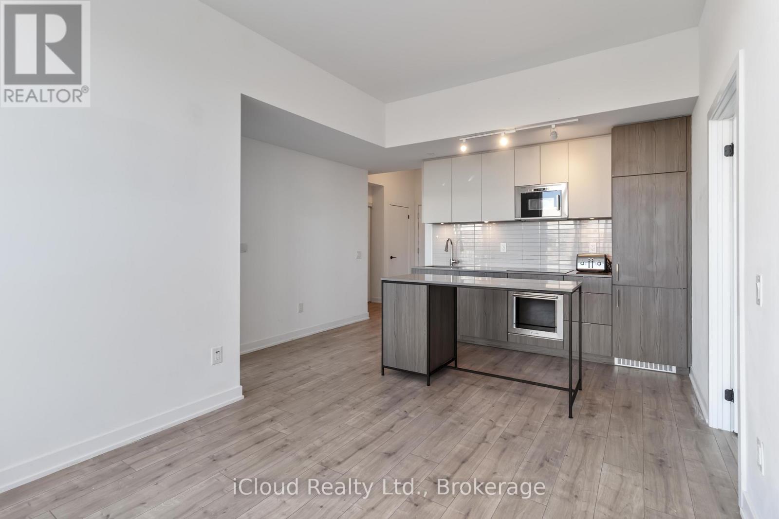 501 - 220 Missinnihe Way, Mississauga, Ontario  L5H 0A9 - Photo 14 - W12634866