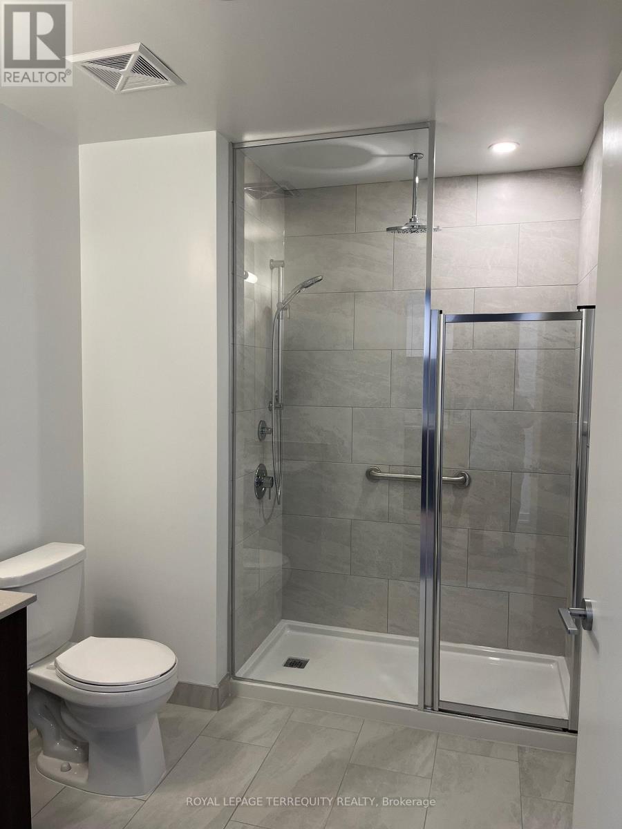 3412 - 395 Square One Drive, Mississauga, Ontario  L5B 0P6 - Photo 8 - W12634868