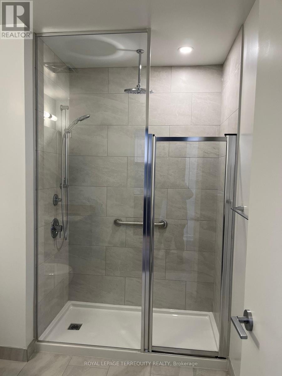 3412 - 395 Square One Drive, Mississauga, Ontario  L5B 0P6 - Photo 9 - W12634868