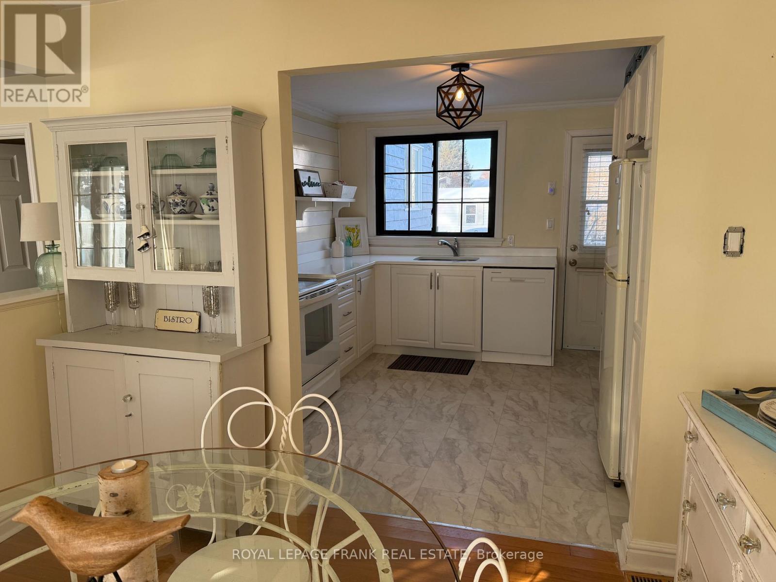 246 Lake Street, Cobourg, Ontario K9A 1R5 - Photo 11 - X12634950