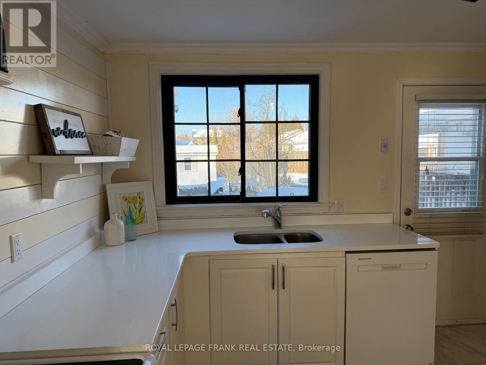 246 Lake Street, Cobourg, Ontario K9A 1R5 - Photo 4 - X12634950