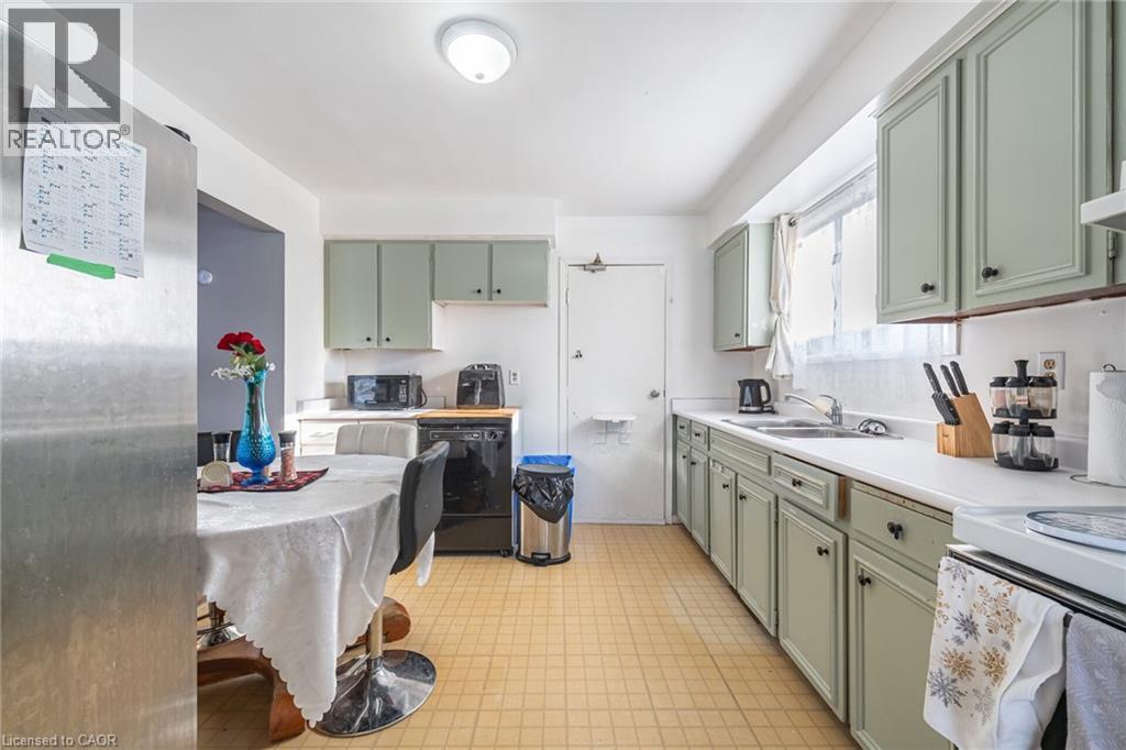 111 Mountainview Road S, Georgetown, Ontario L7G 4K2 - Photo 10 - 40793805