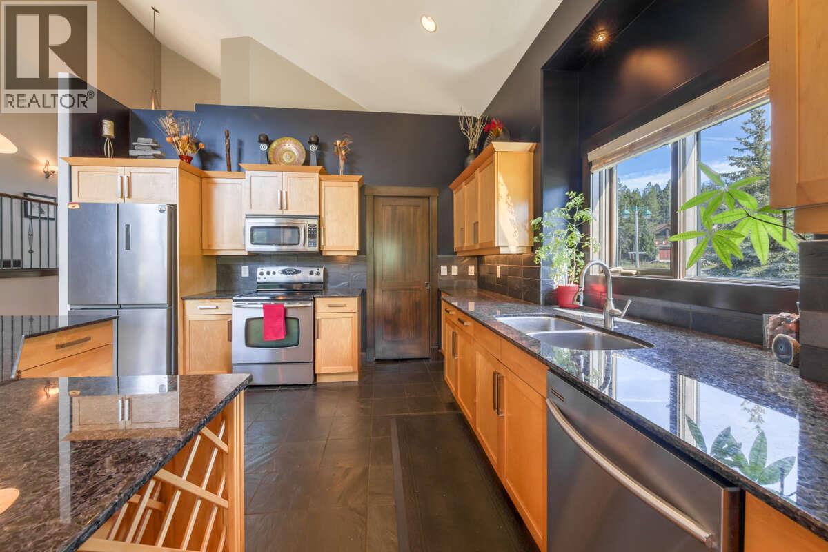 2576 Sandstone Green, Invermere, British Columbia  V0A 1K6 - Photo 10 - 10371168