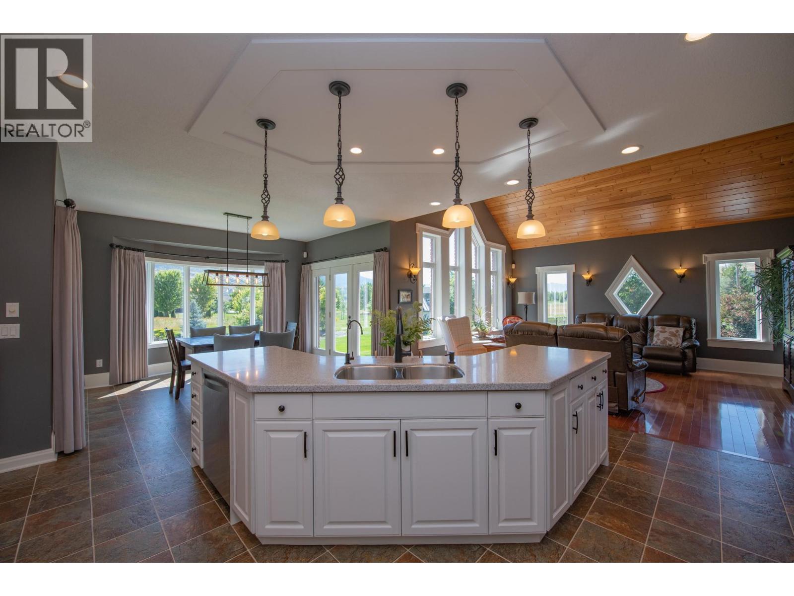 8163 Old Kamloops Road, Vernon, British Columbia  V1H 1W8 - Photo 7 - 10359364