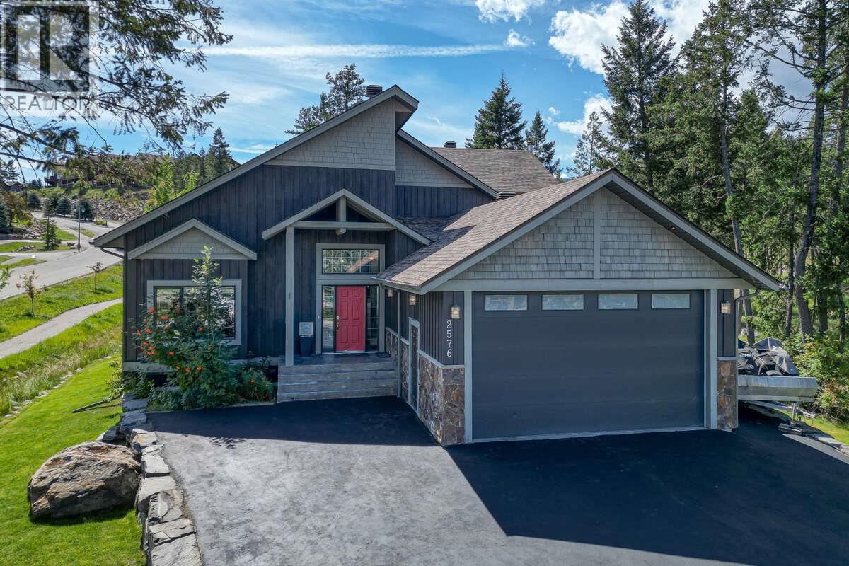 2576 Sandstone Green, Invermere, British Columbia