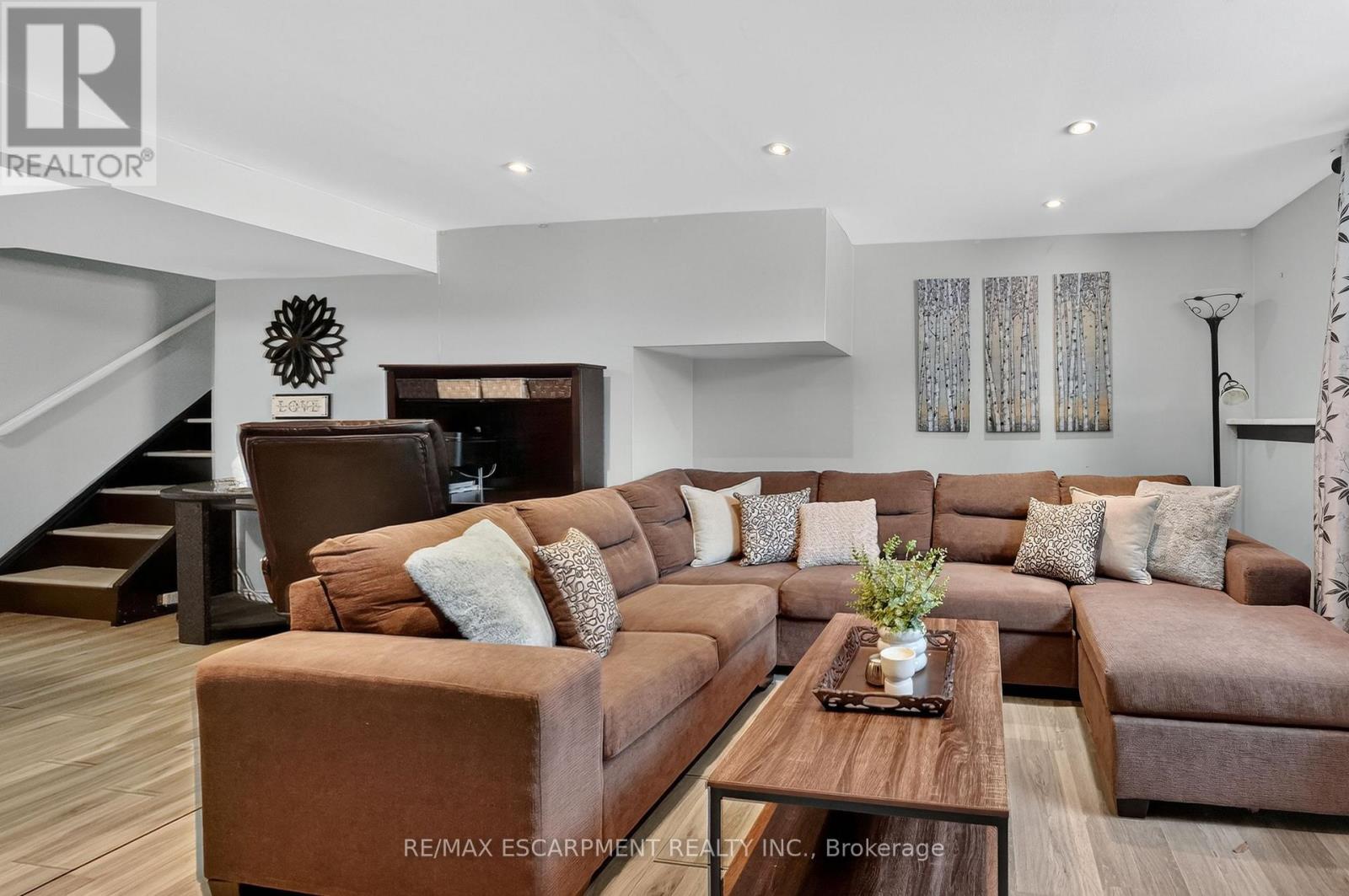 8162 Lynhurst Drive, Niagara Falls, Ontario  L2H 2A2 - Photo 15 - X12634838