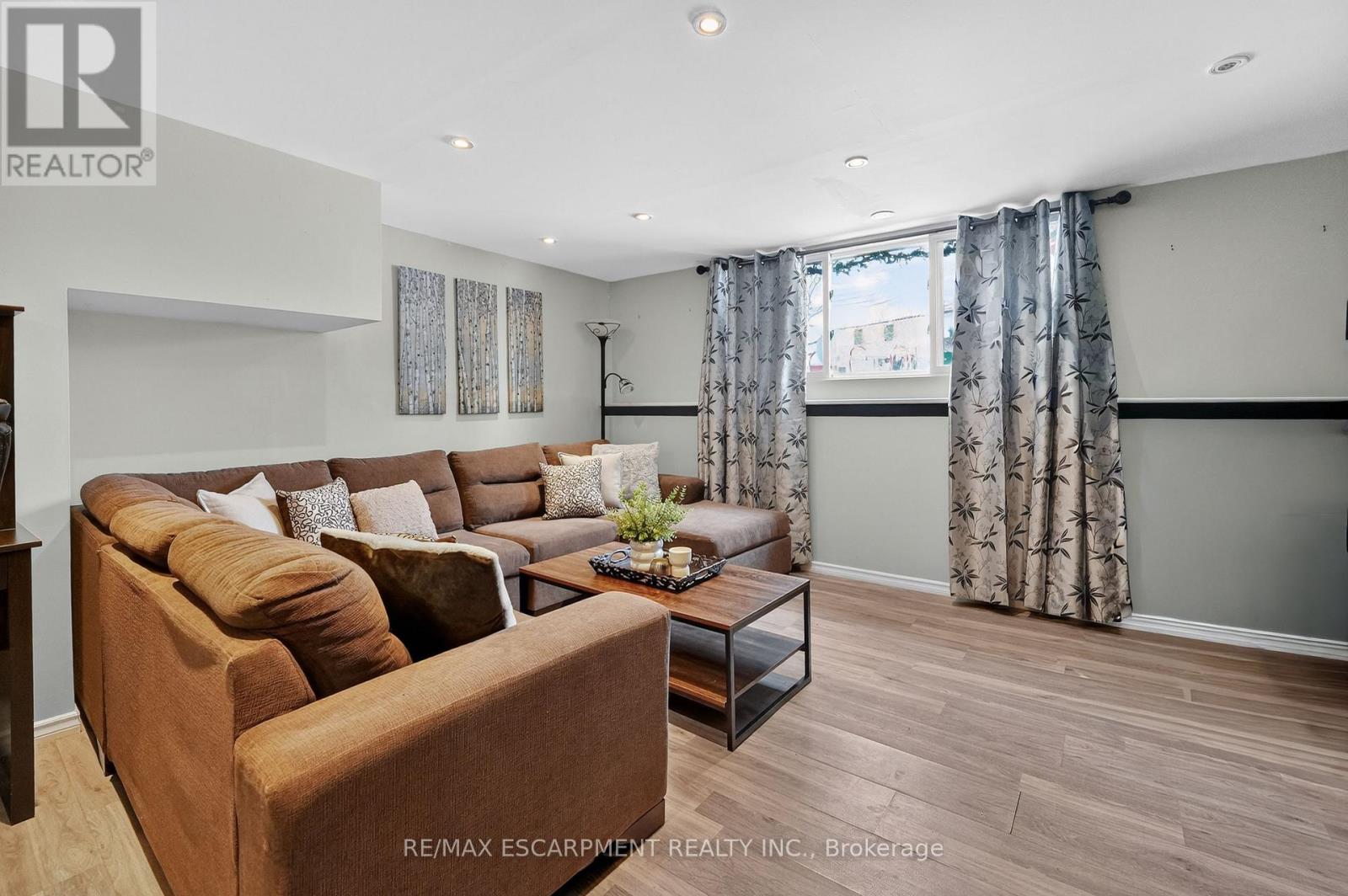 8162 Lynhurst Drive, Niagara Falls, Ontario  L2H 2A2 - Photo 16 - X12634838