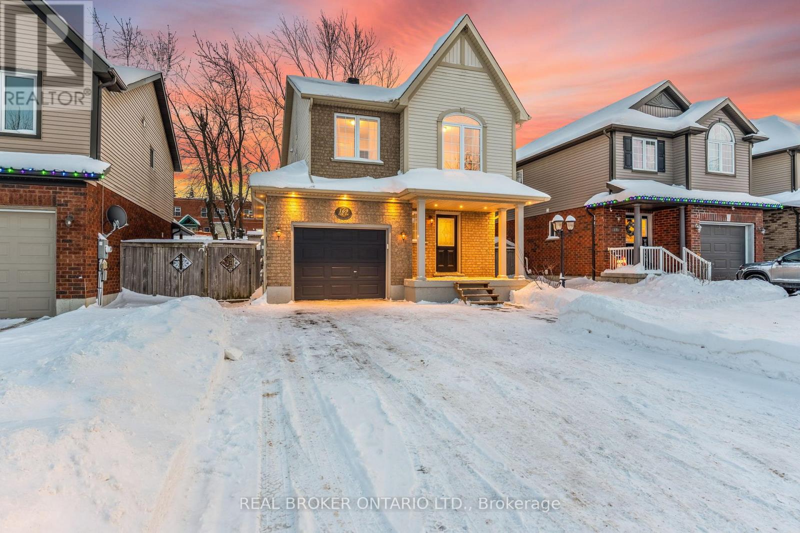 169 Silk Drive, Shelburne, Ontario  L9V 3E5 - Photo 2 - X12634864