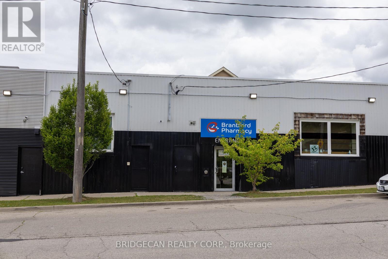 347 COLBORNE STREET, Brantford, Ontario
