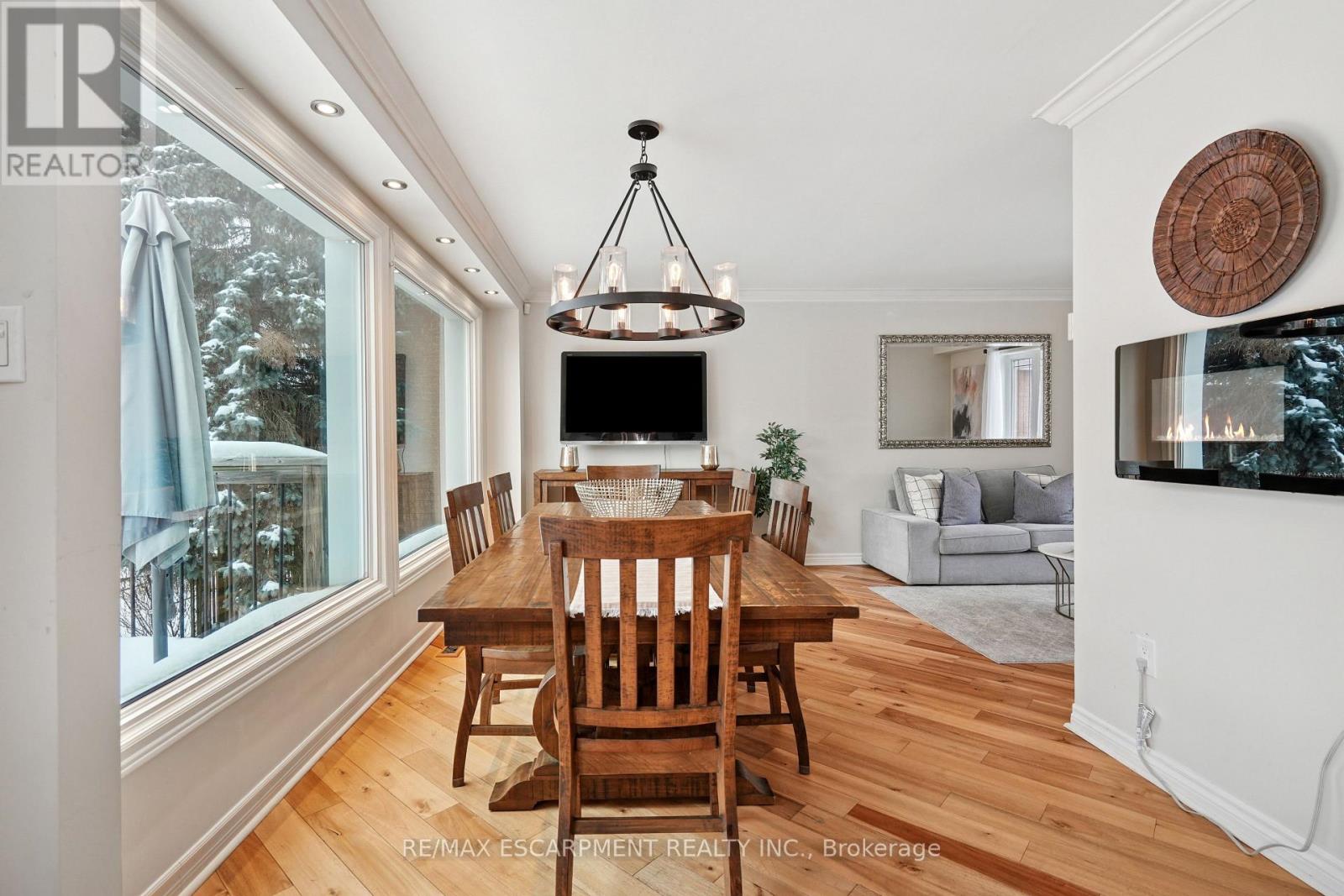 7 Birchway Place, Halton Hills, Ontario  L7J 2X4 - Photo 16 - W12605964