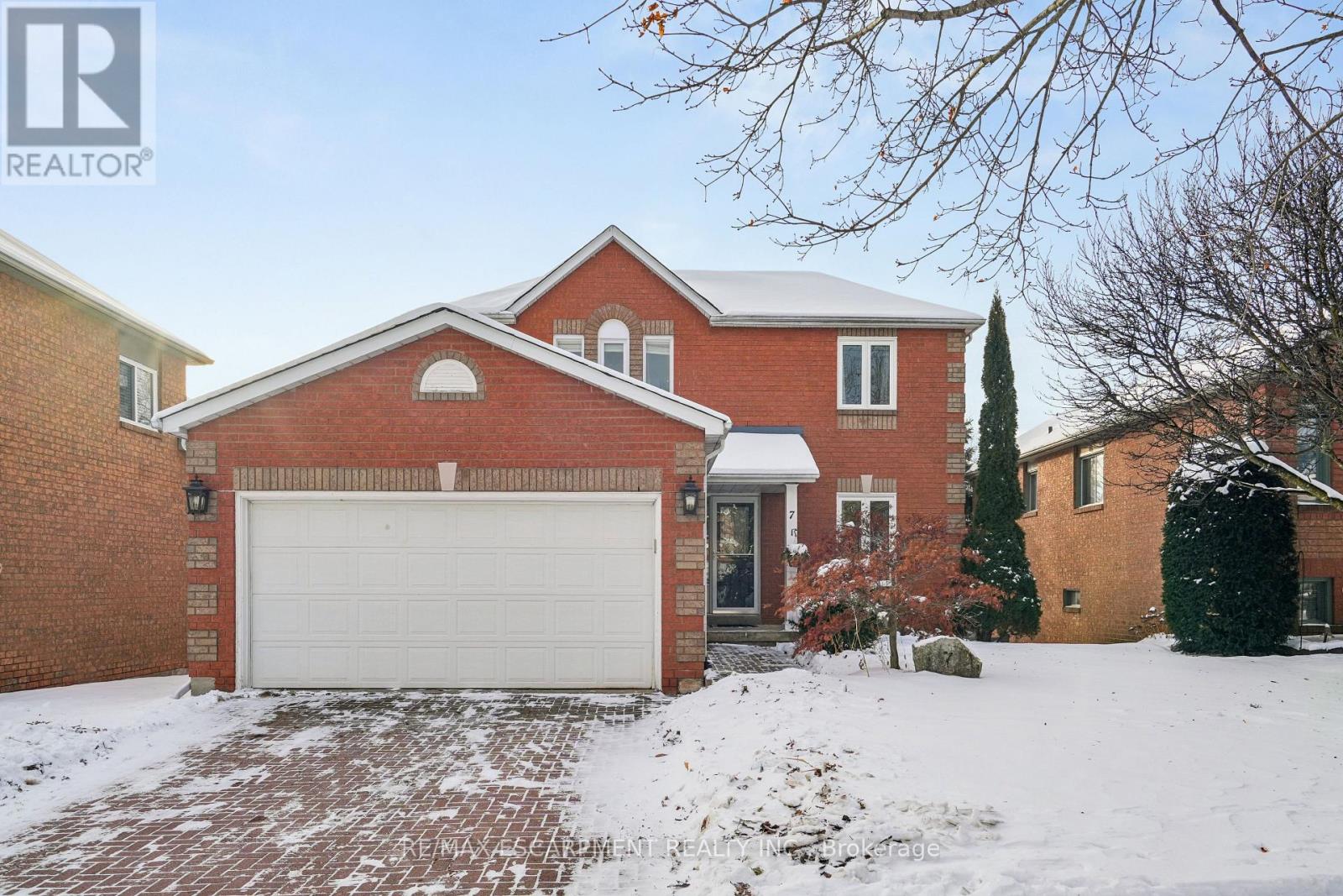 7 Birchway Place, Halton Hills, Ontario  L7J 2X4 - Photo 5 - W12605964