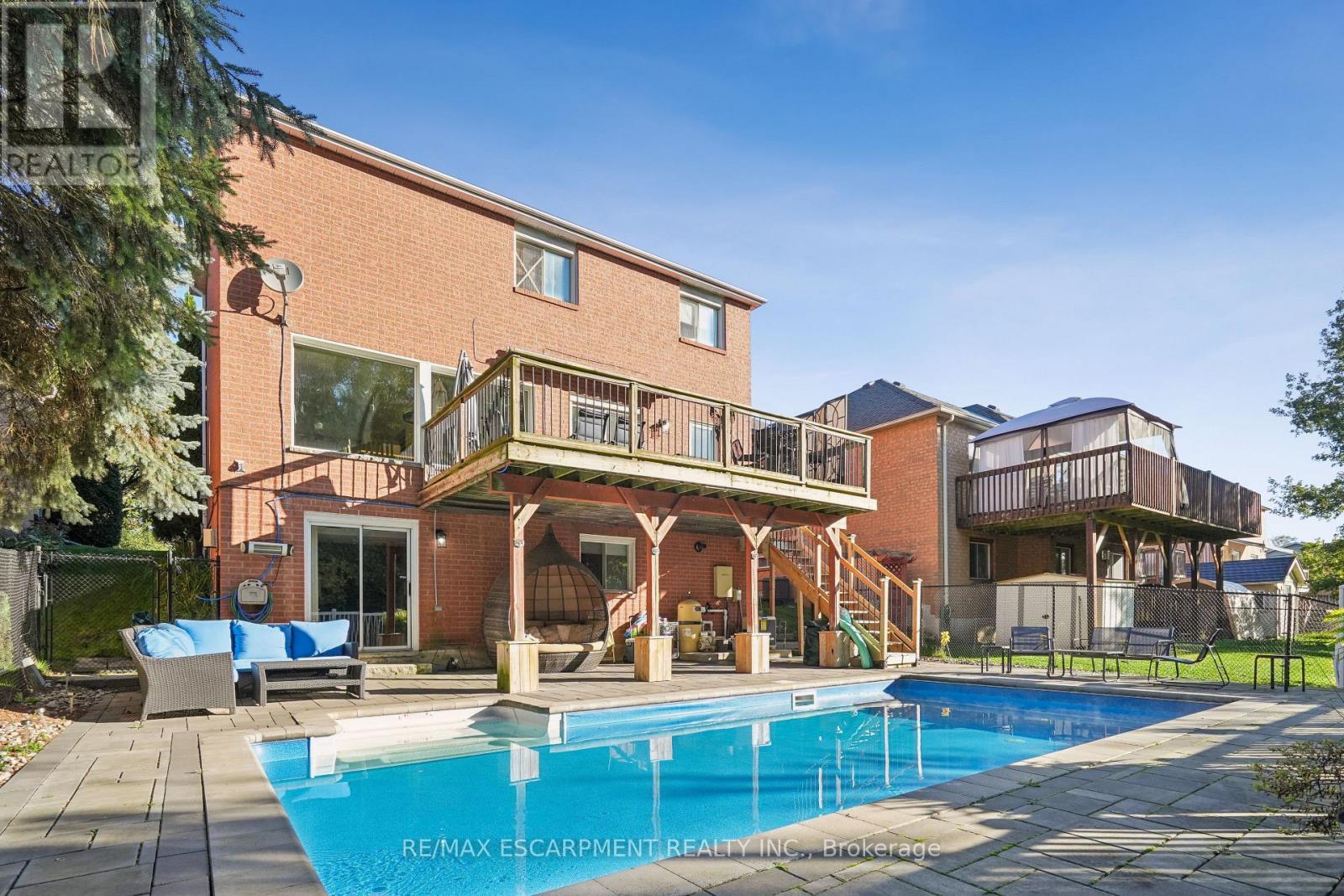 7 BIRCHWAY PLACE, Halton Hills, Ontario