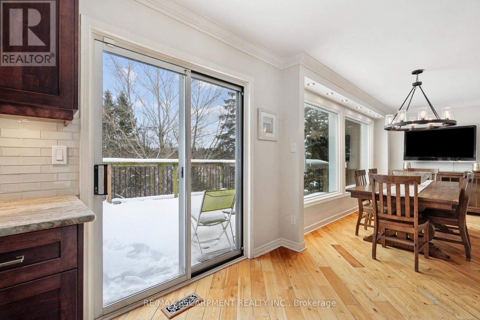 7 Birchway Place, Halton Hills, Ontario  L7J 2X4 - Photo 17 - W12605964