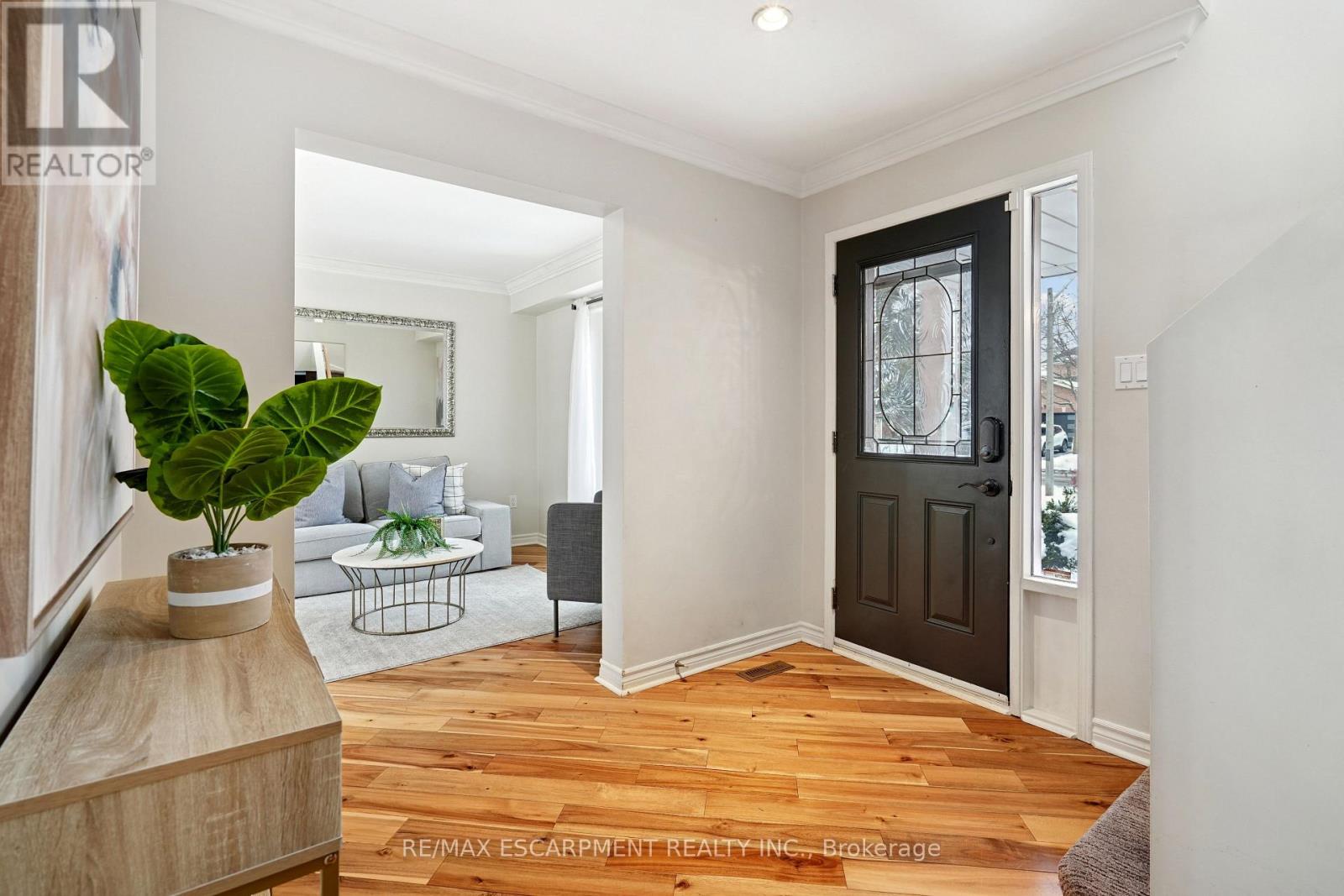 7 Birchway Place, Halton Hills, Ontario  L7J 2X4 - Photo 11 - W12605964