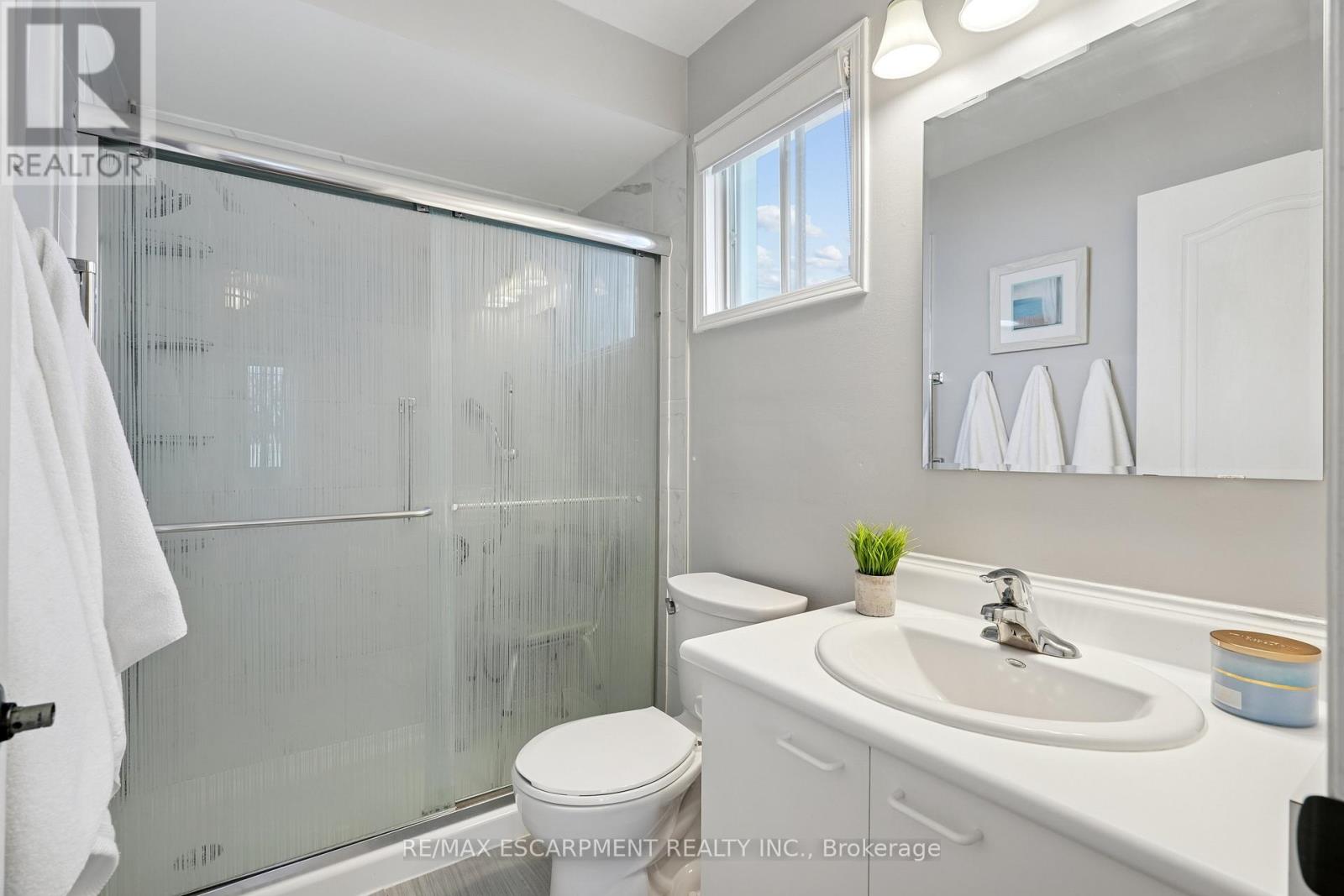 7 Birchway Place, Halton Hills, Ontario  L7J 2X4 - Photo 31 - W12605964