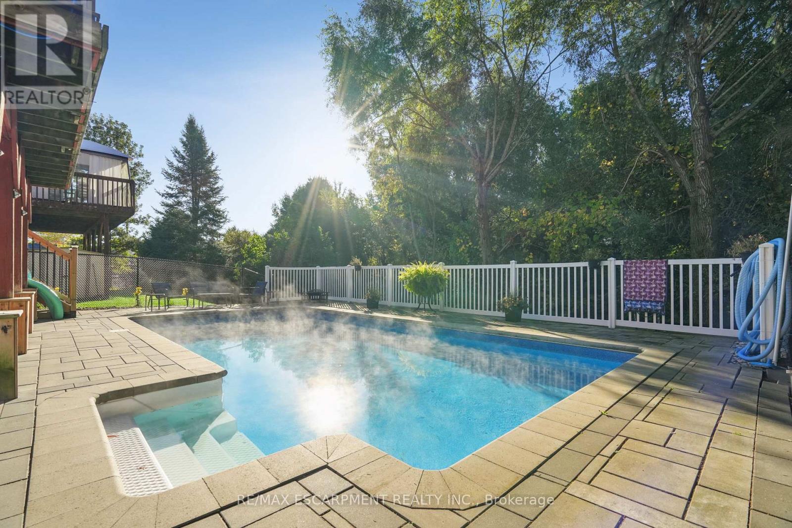 7 Birchway Place, Halton Hills, Ontario  L7J 2X4 - Photo 47 - W12605964