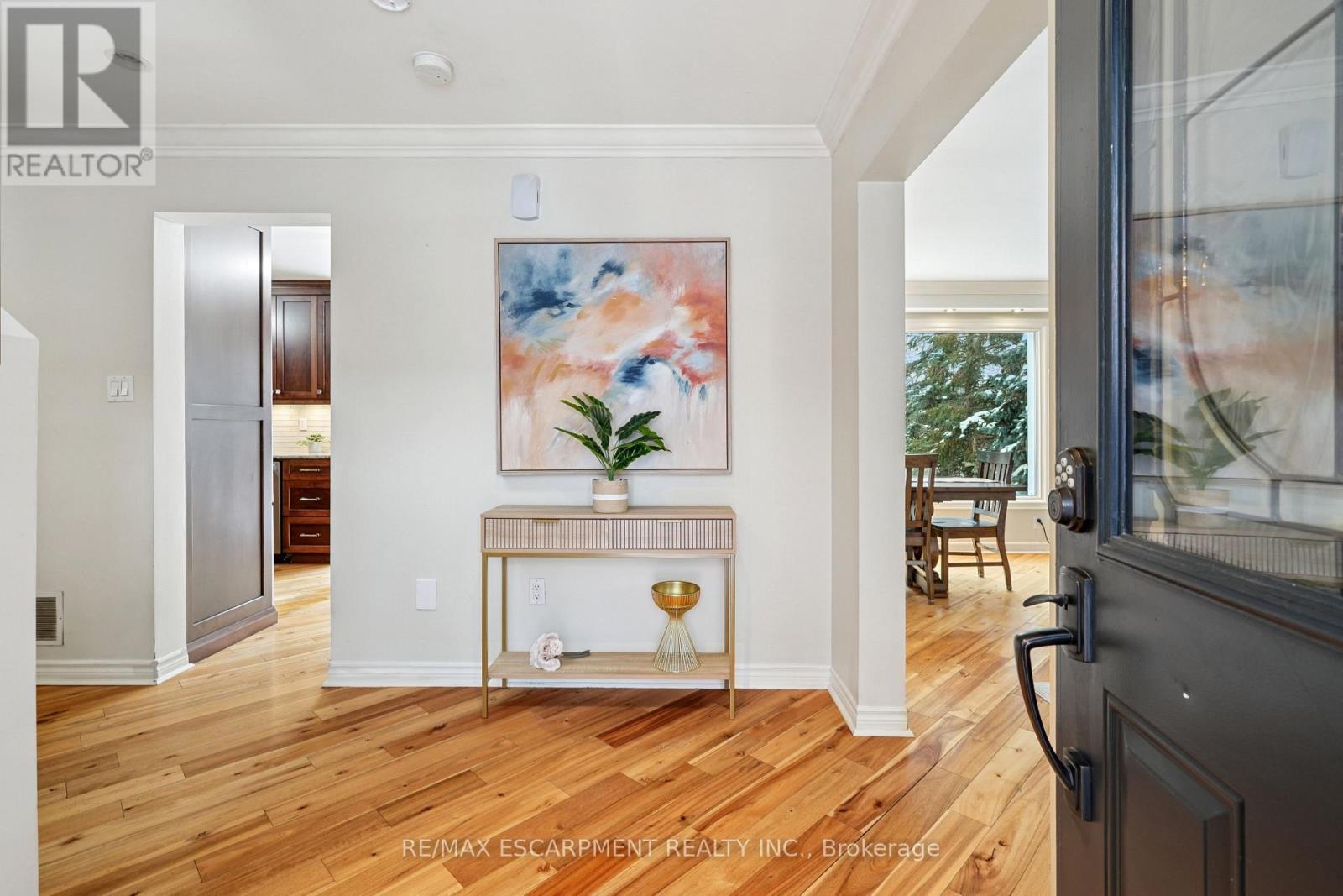 7 Birchway Place, Halton Hills, Ontario  L7J 2X4 - Photo 9 - W12605964