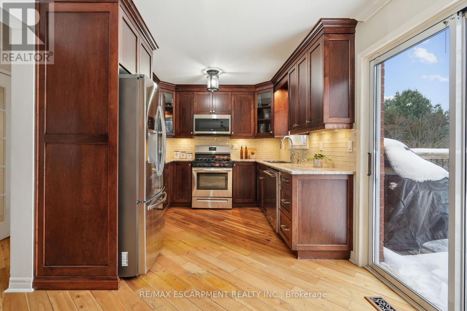 7 Birchway Place, Halton Hills, Ontario  L7J 2X4 - Photo 18 - W12605964