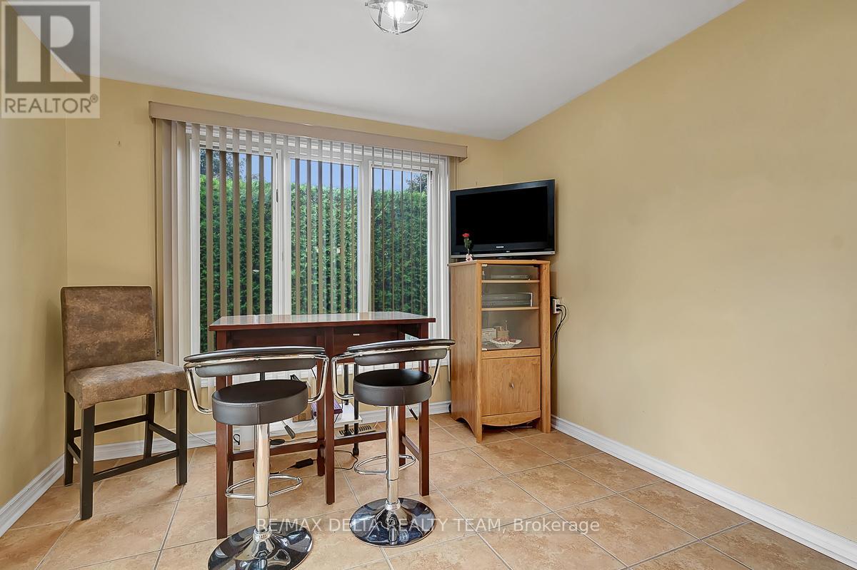 6096 Meadowhill Crescent, Ottawa, Ontario  K1C 5R8 - Photo 10 - X12634916