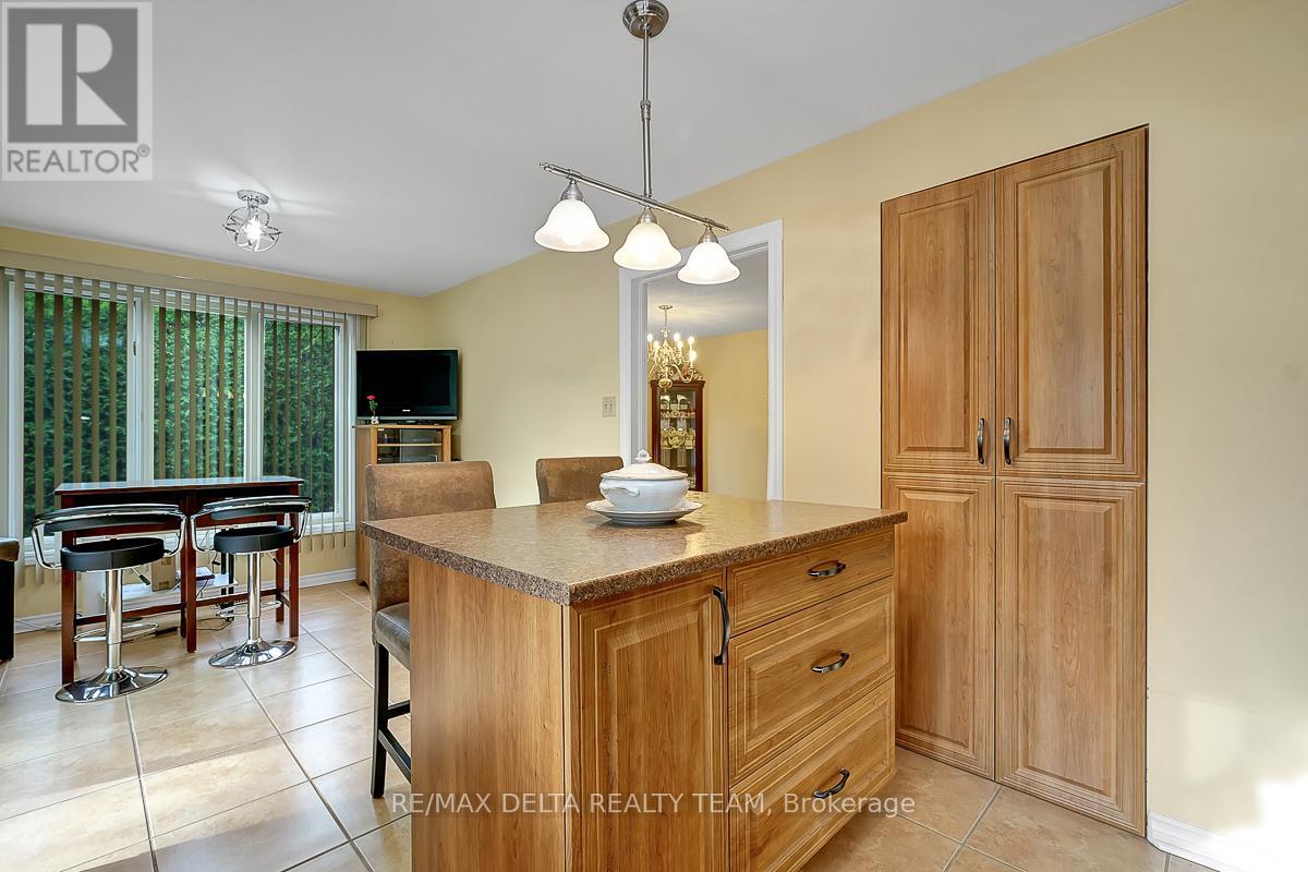 6096 Meadowhill Crescent, Ottawa, Ontario  K1C 5R8 - Photo 14 - X12634916