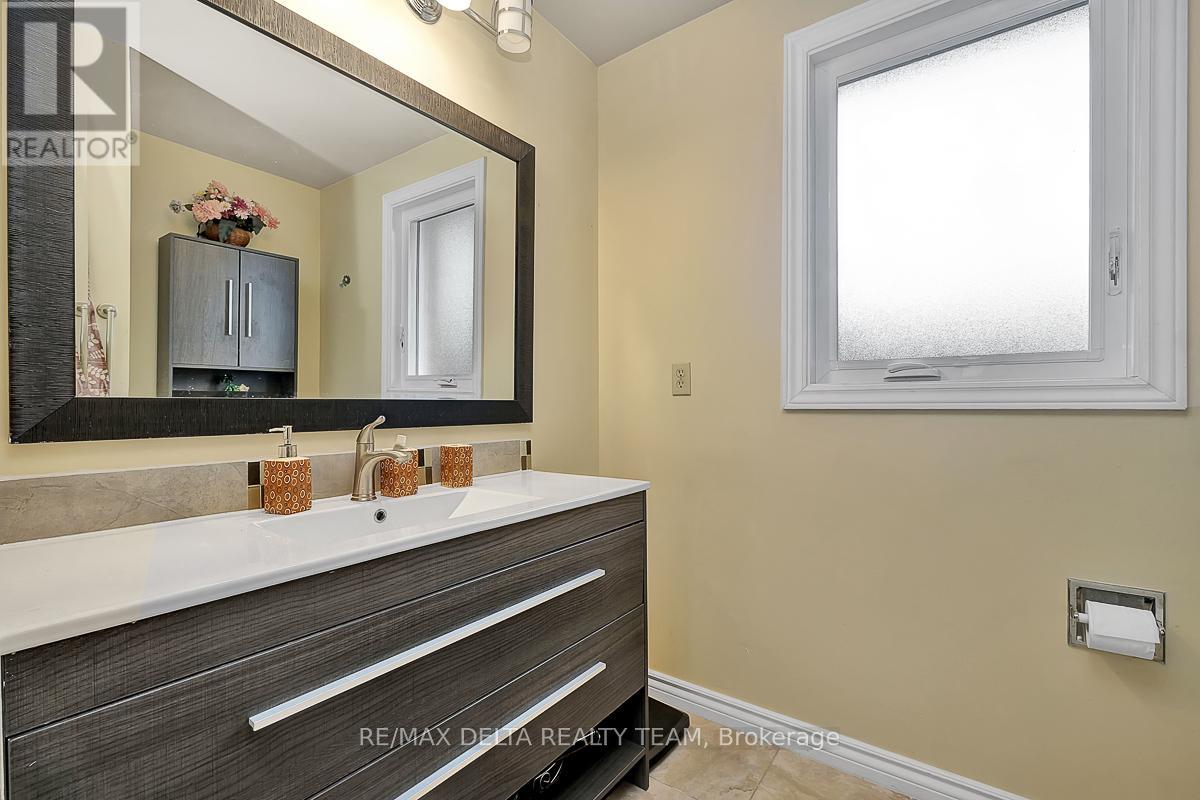 6096 Meadowhill Crescent, Ottawa, Ontario  K1C 5R8 - Photo 25 - X12634916