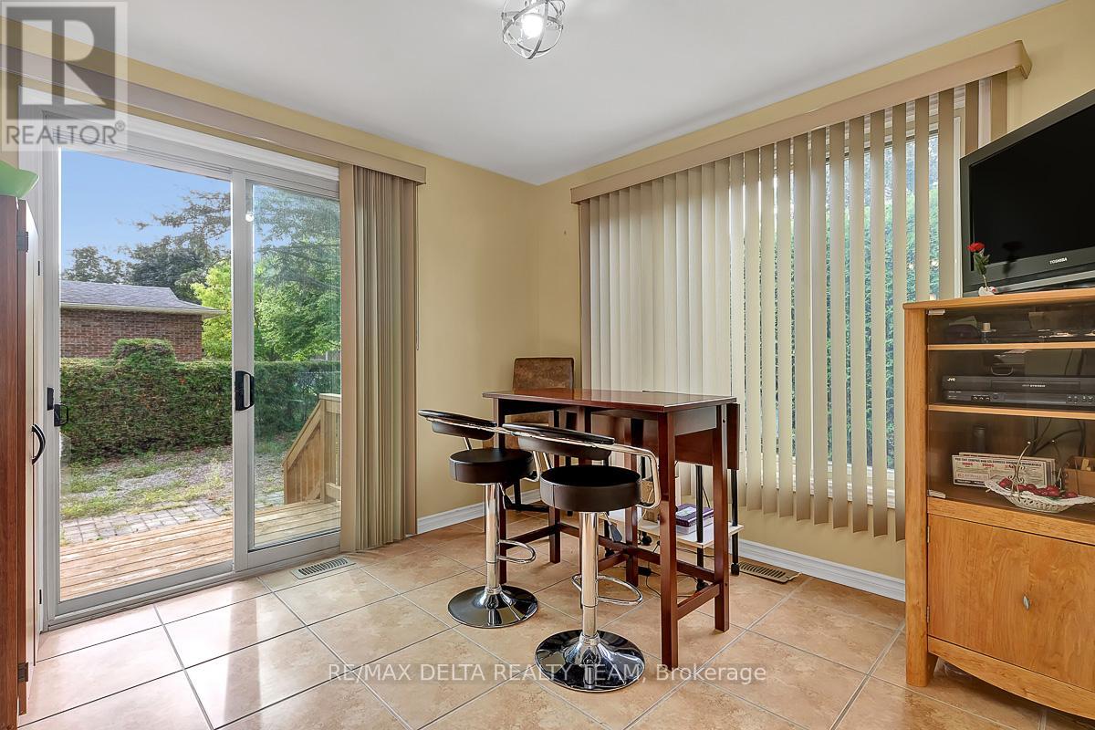 6096 Meadowhill Crescent, Ottawa, Ontario  K1C 5R8 - Photo 8 - X12634916