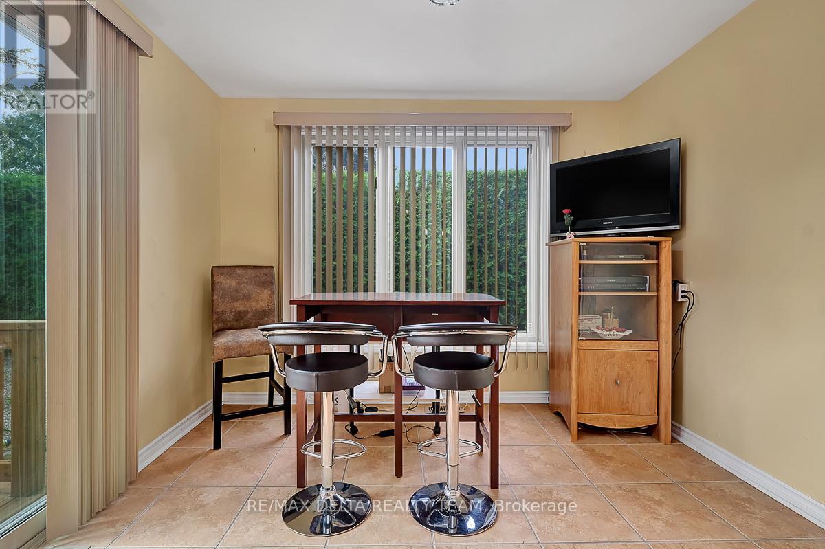 6096 Meadowhill Crescent, Ottawa, Ontario  K1C 5R8 - Photo 9 - X12634916