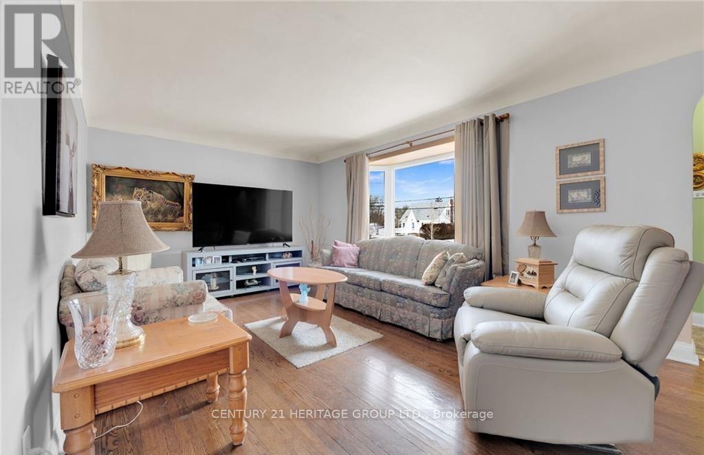 471 Geneva Street, St. Catharines, Ontario  L2N 2H4 - Photo 11 - X12279682