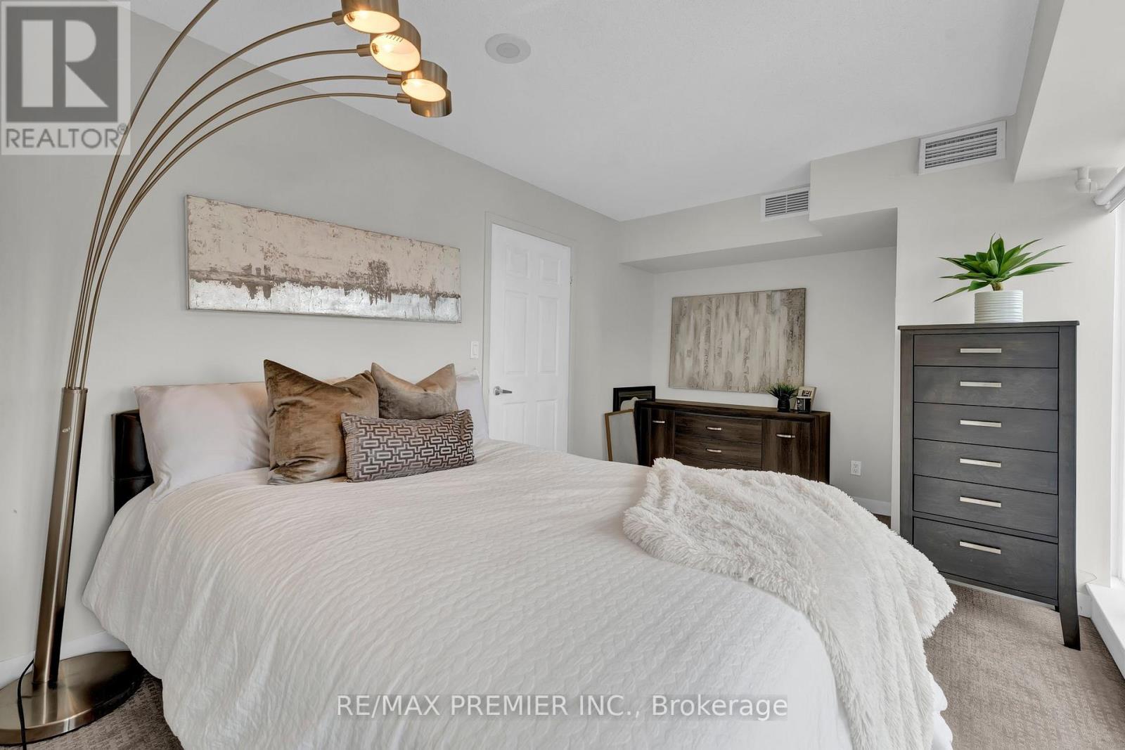 4407 - 210 Victoria Street, Toronto, Ontario  M5B 2R3 - Photo 13 - C12598964