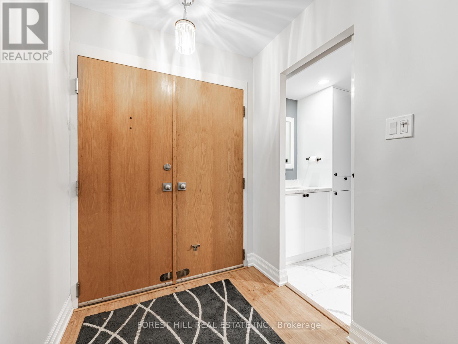 1306 - 110 Bloor Street W, Toronto, Ontario  M5S 2W7 - Photo 4 - C12582114