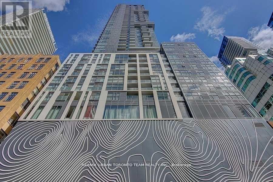 817 - 87 PETER STREET, Toronto, Ontario