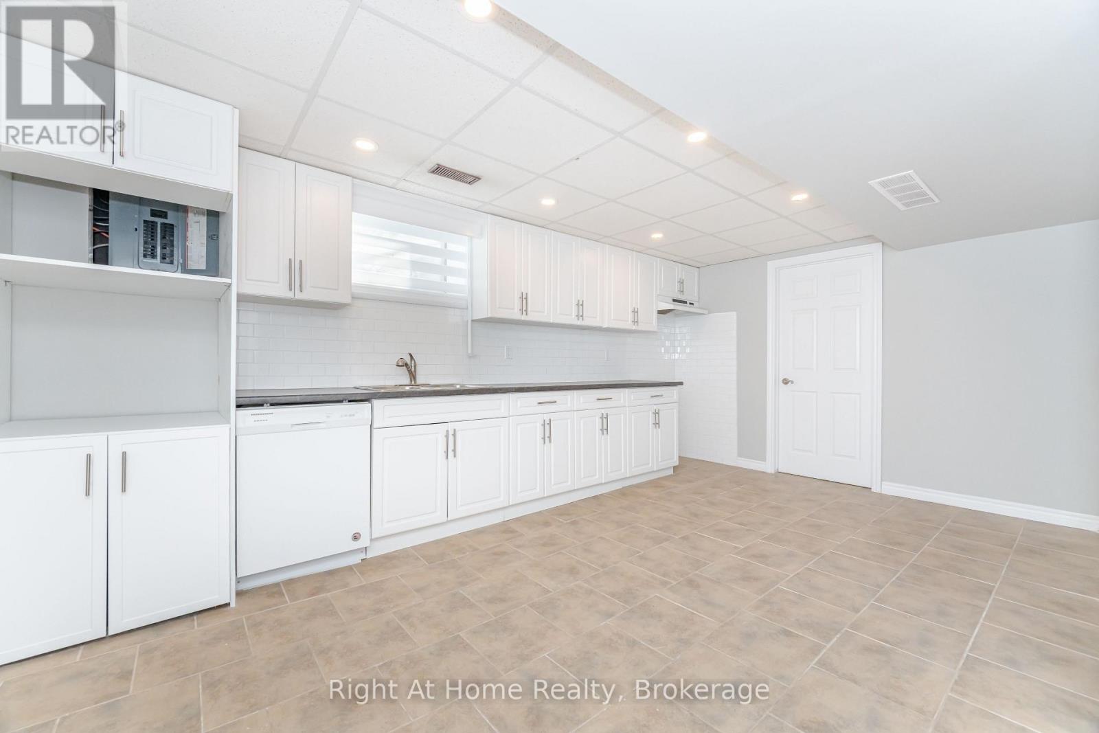 364 Red Oak Avenue, Hamilton, Ontario  L8E 2C3 - Photo 35 - X12634928