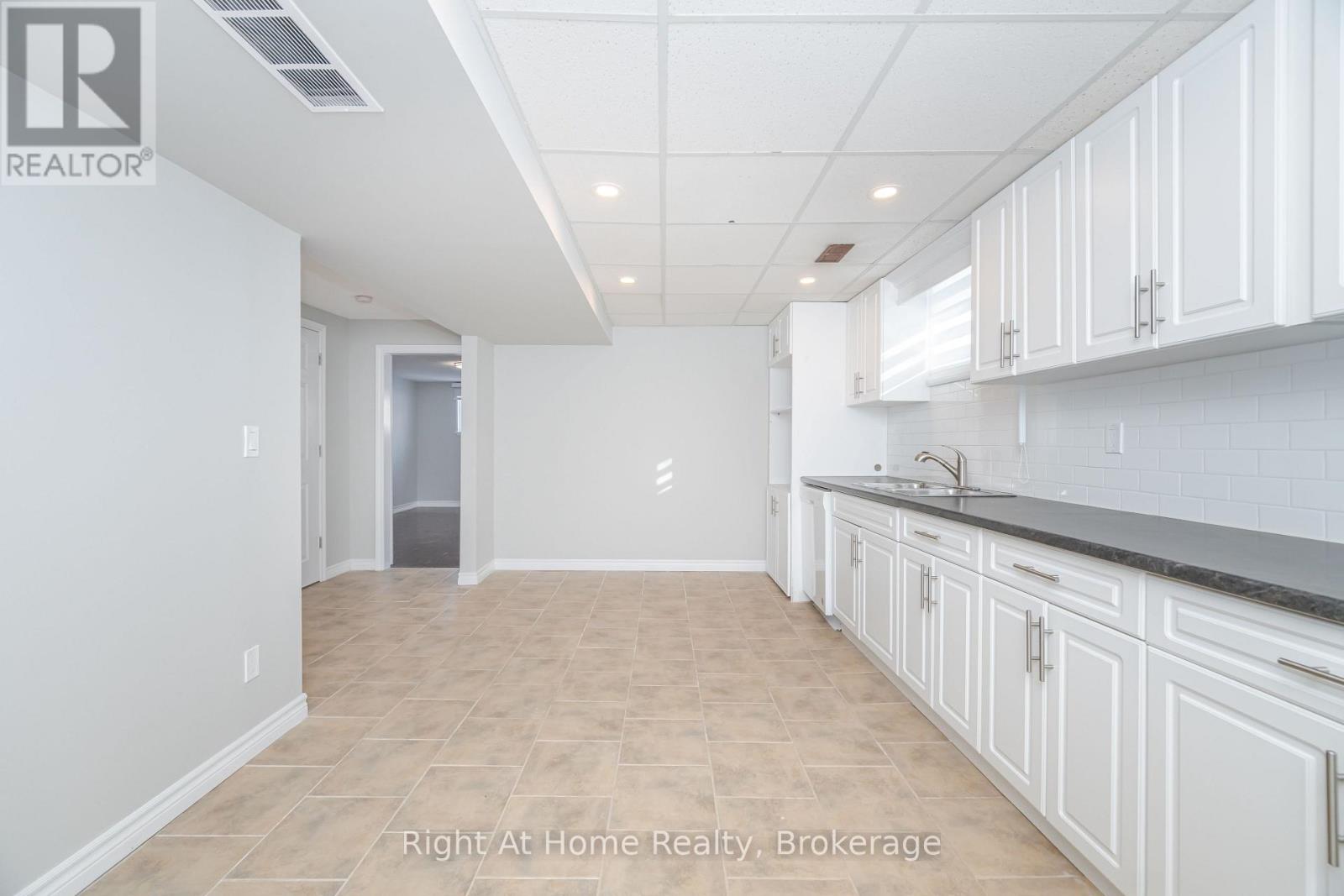 364 Red Oak Avenue, Hamilton, Ontario  L8E 2C3 - Photo 36 - X12634928