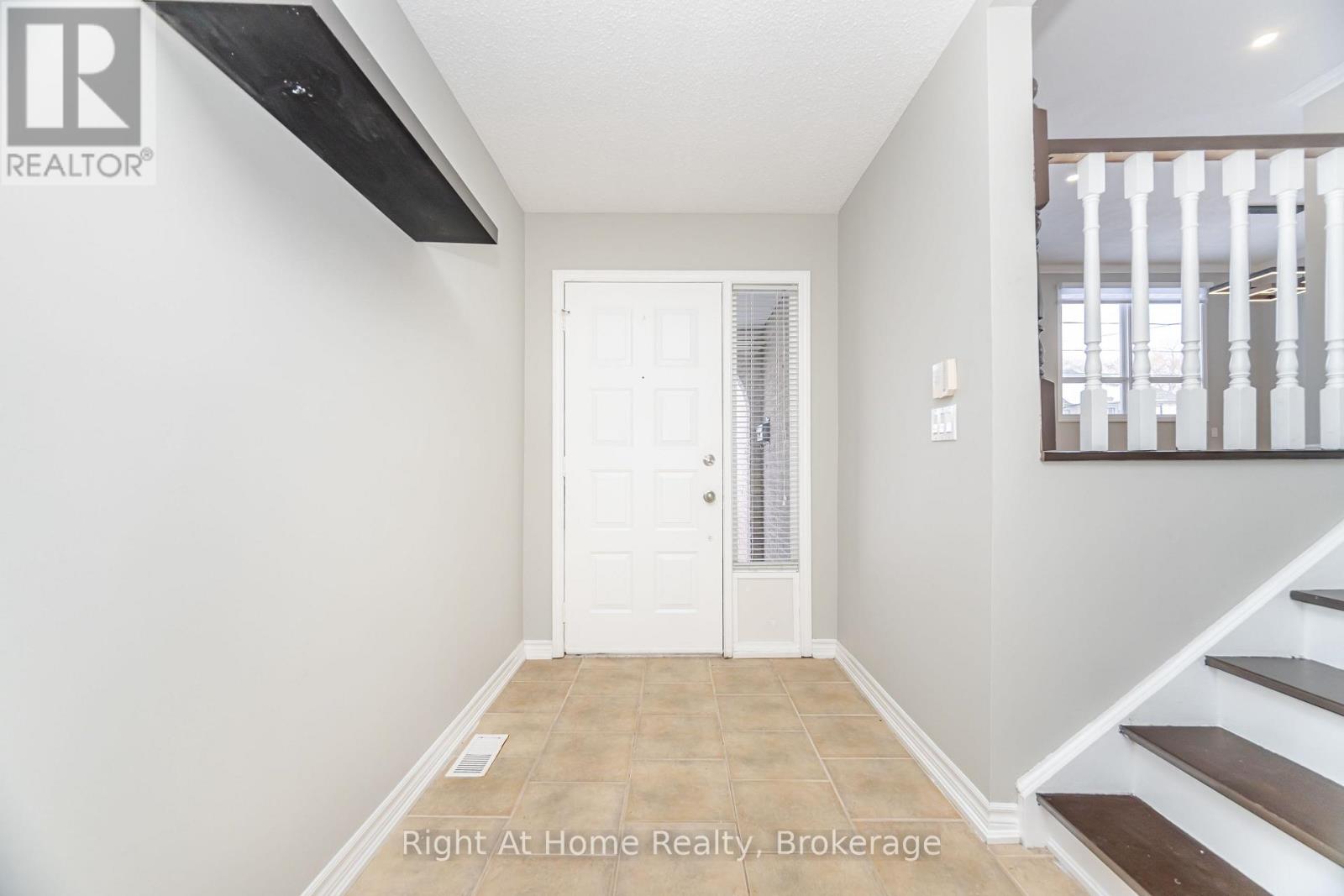 364 Red Oak Avenue, Hamilton, Ontario  L8E 2C3 - Photo 5 - X12634928