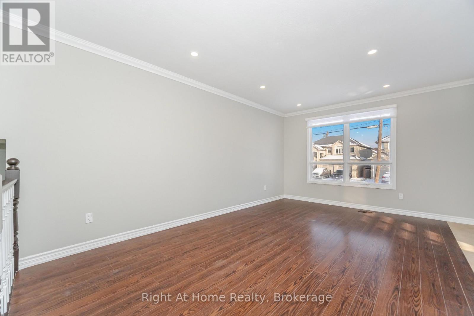 364 Red Oak Avenue, Hamilton, Ontario  L8E 2C3 - Photo 9 - X12634928