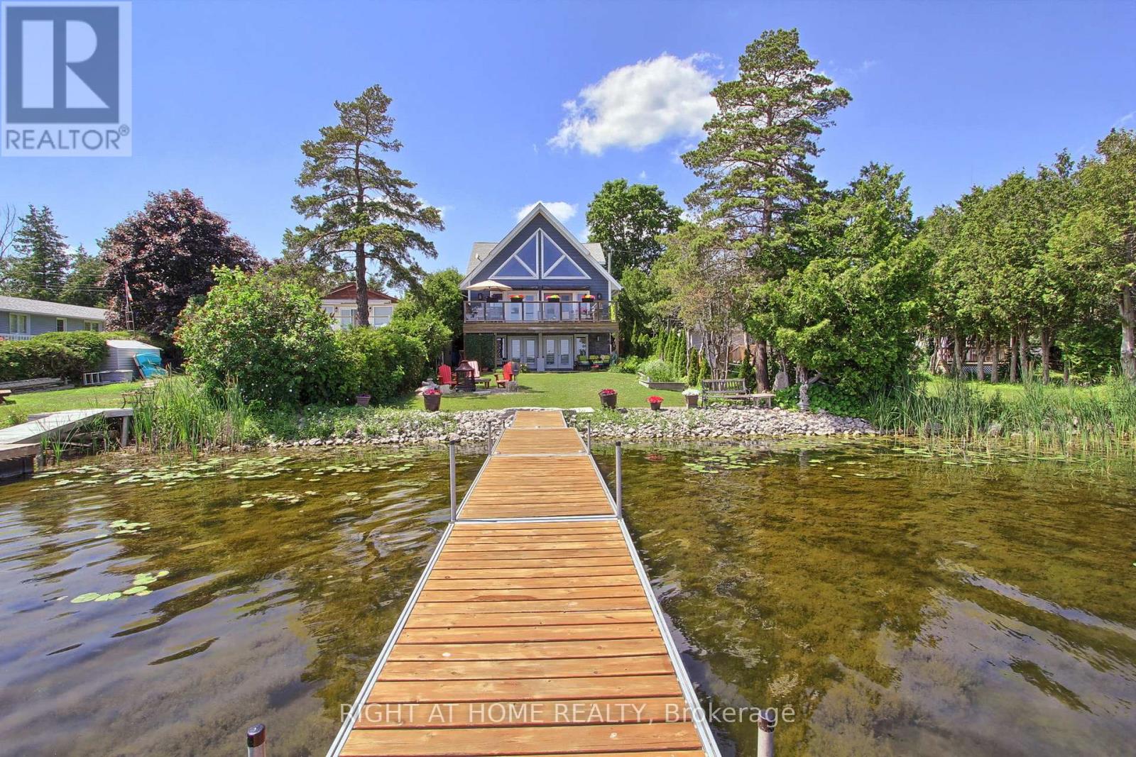 26 Beach Road, Kawartha Lakes, Ontario  K0M 2C0 - Photo 2 - X12396312