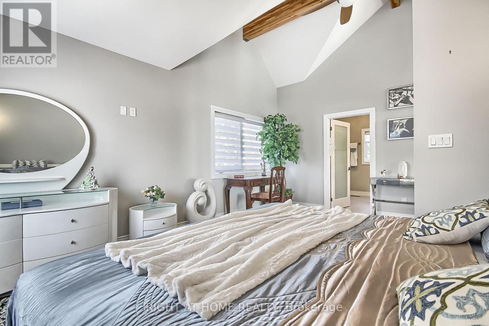 26 Beach Road, Kawartha Lakes, Ontario  K0M 2C0 - Photo 36 - X12396312