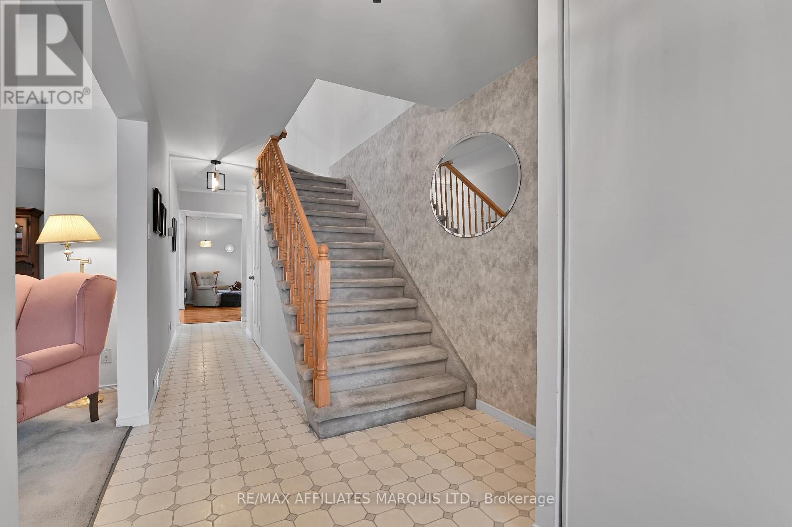 1408 Holy Cross Boulevard, Cornwall, Ontario K6H 6Z4 - Photo 4 - X12635070