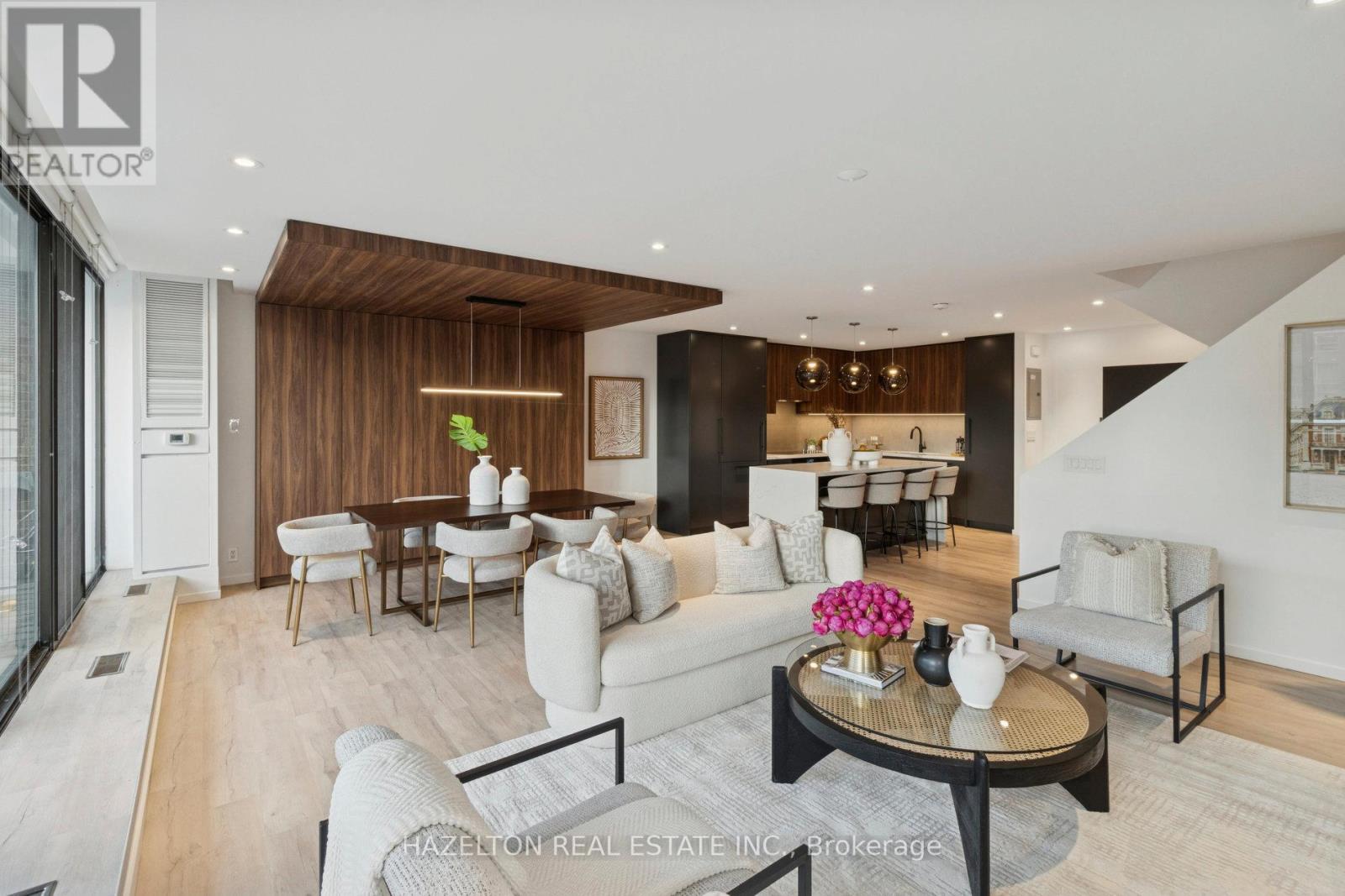 405 - 55a Avenue Road, Toronto, Ontario  M5R 3L2 - Photo 4 - C12634920