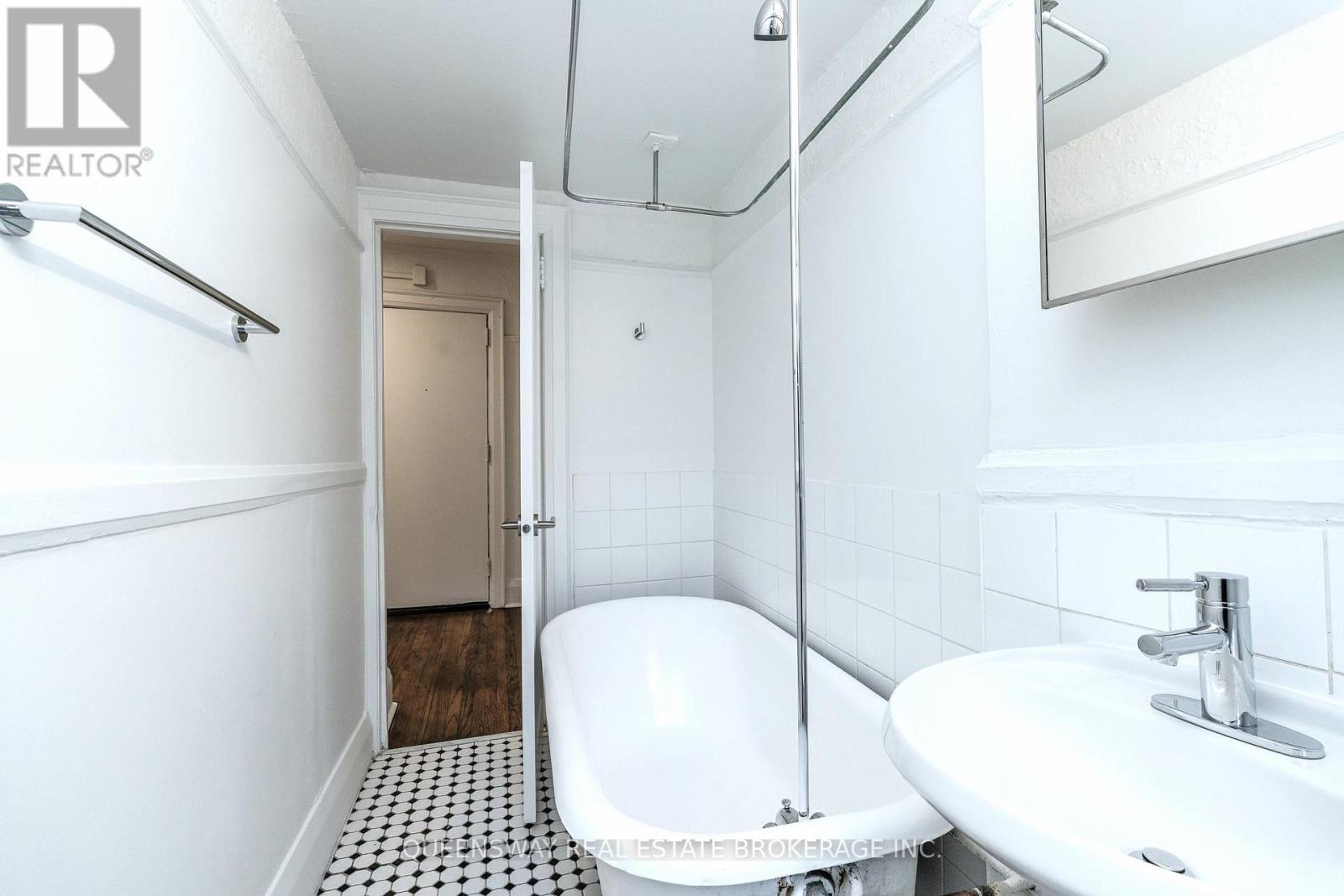 18 - 100 Vaughan Road, Toronto, Ontario  M6C 2M1 - Photo 11 - C12634968