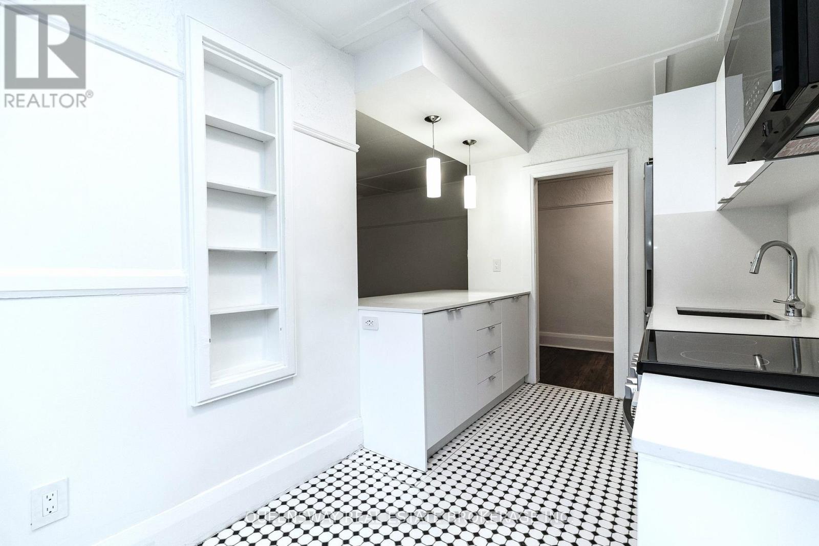 18 - 100 Vaughan Road, Toronto, Ontario  M6C 2M1 - Photo 3 - C12634968