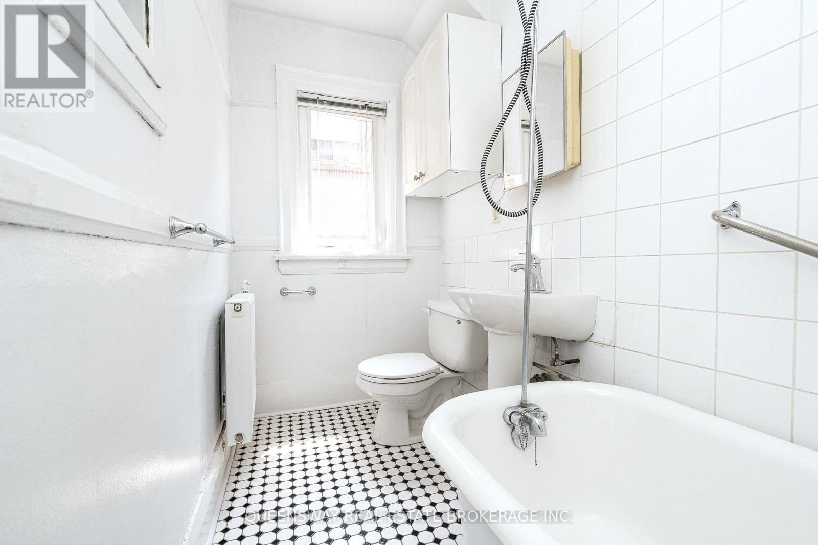 17 - 100 Vaughan Road, Toronto, Ontario  M6C 2M1 - Photo 10 - C12634970