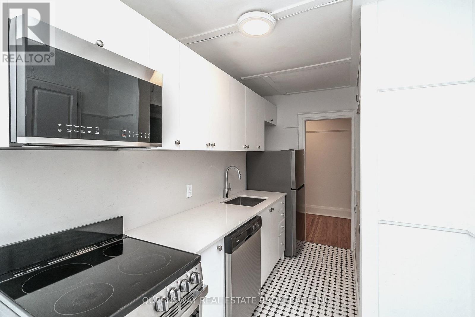 17 - 100 Vaughan Road, Toronto, Ontario  M6C 2M1 - Photo 5 - C12634970