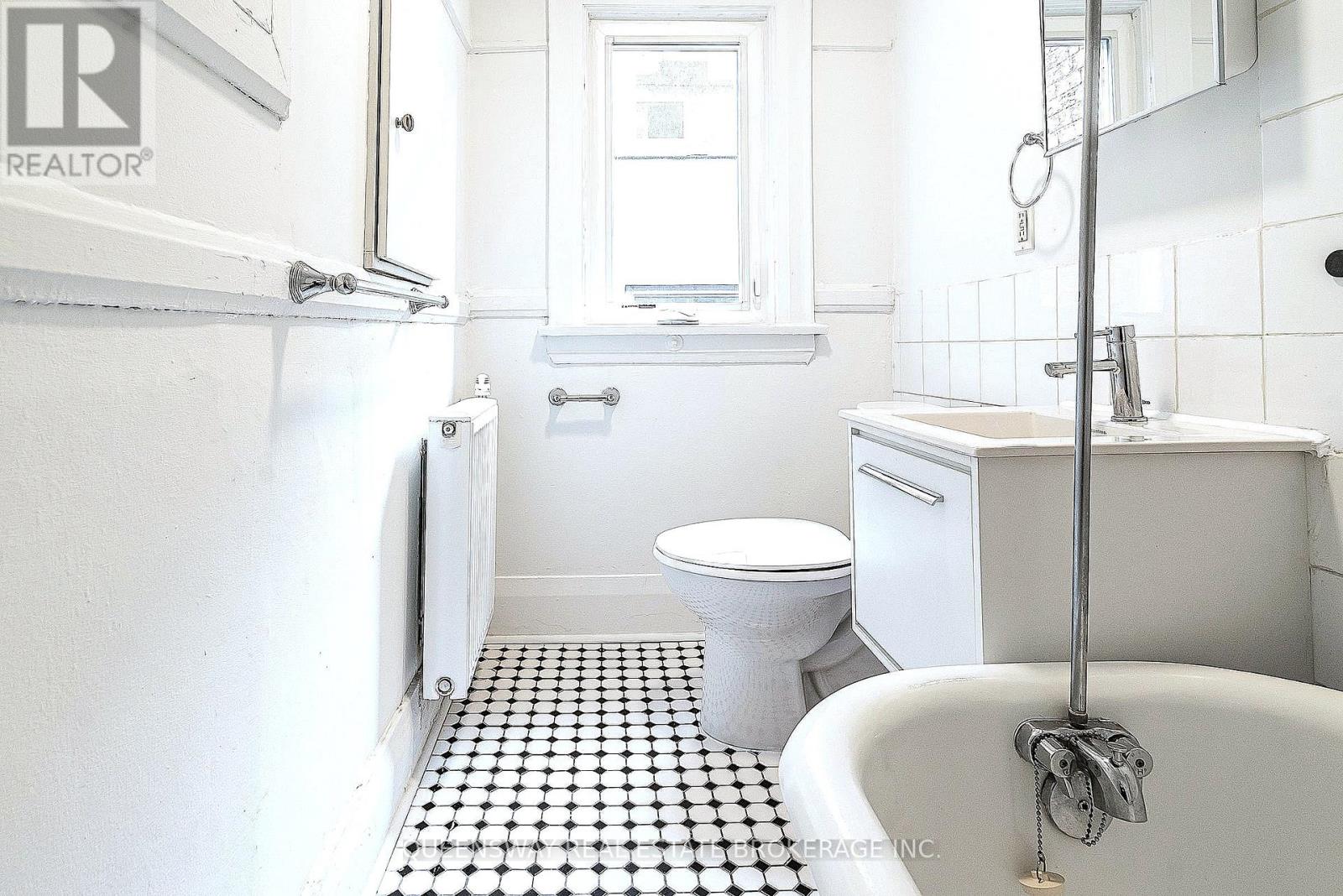 17 - 100 Vaughan Road, Toronto, Ontario  M6C 2M1 - Photo 9 - C12634970