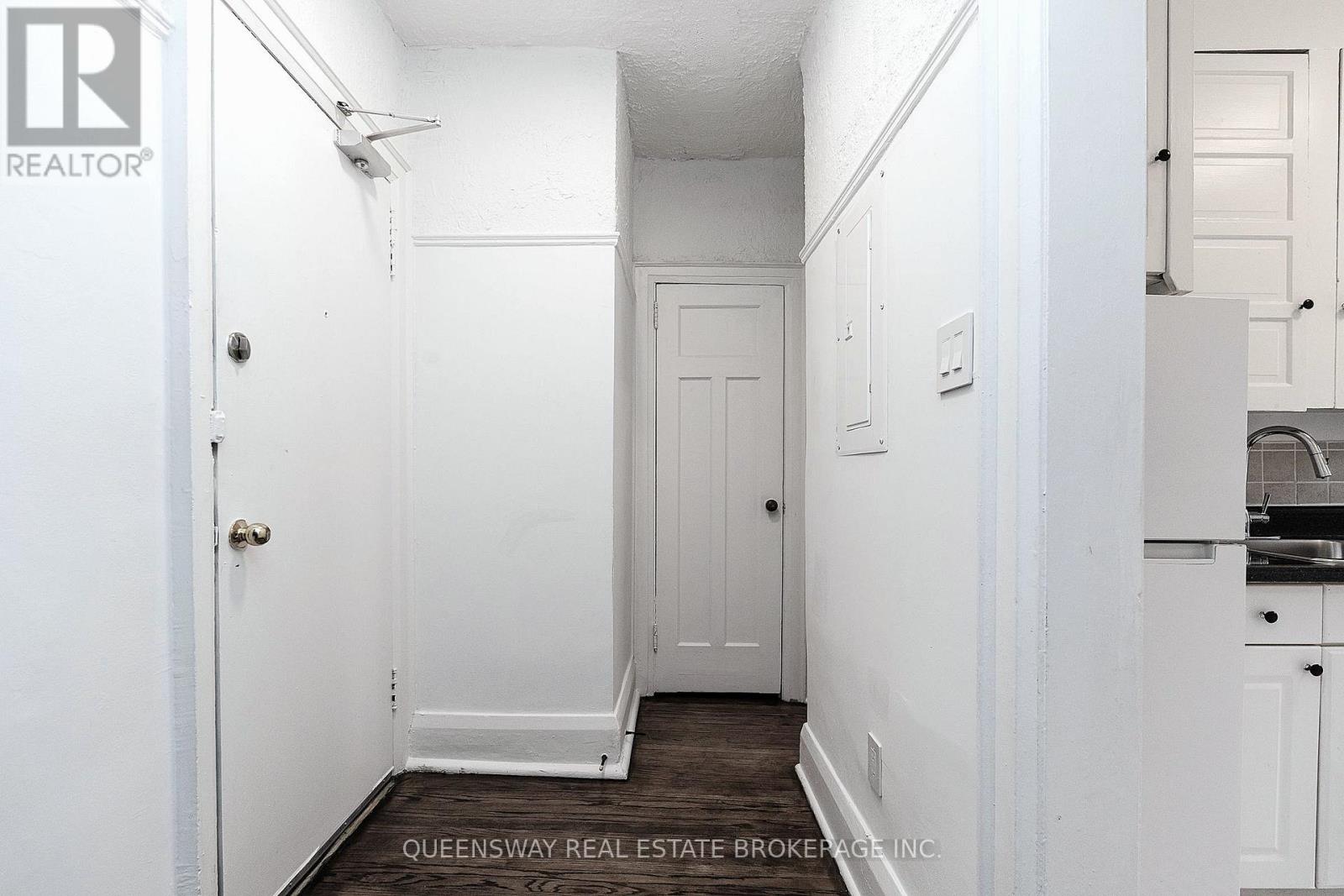 27 - 100 Vaughan Road, Toronto, Ontario  M6C 2M1 - Photo 11 - C12634974