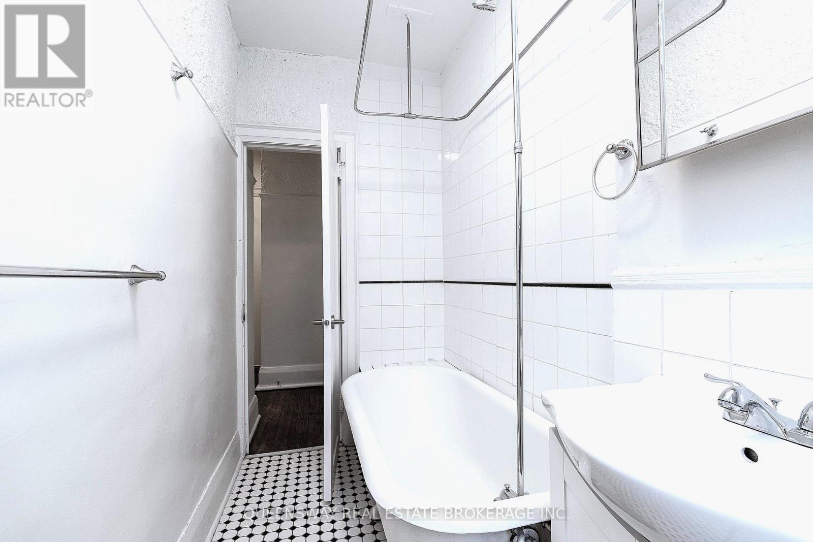 27 - 100 Vaughan Road, Toronto, Ontario  M6C 2M1 - Photo 9 - C12634974