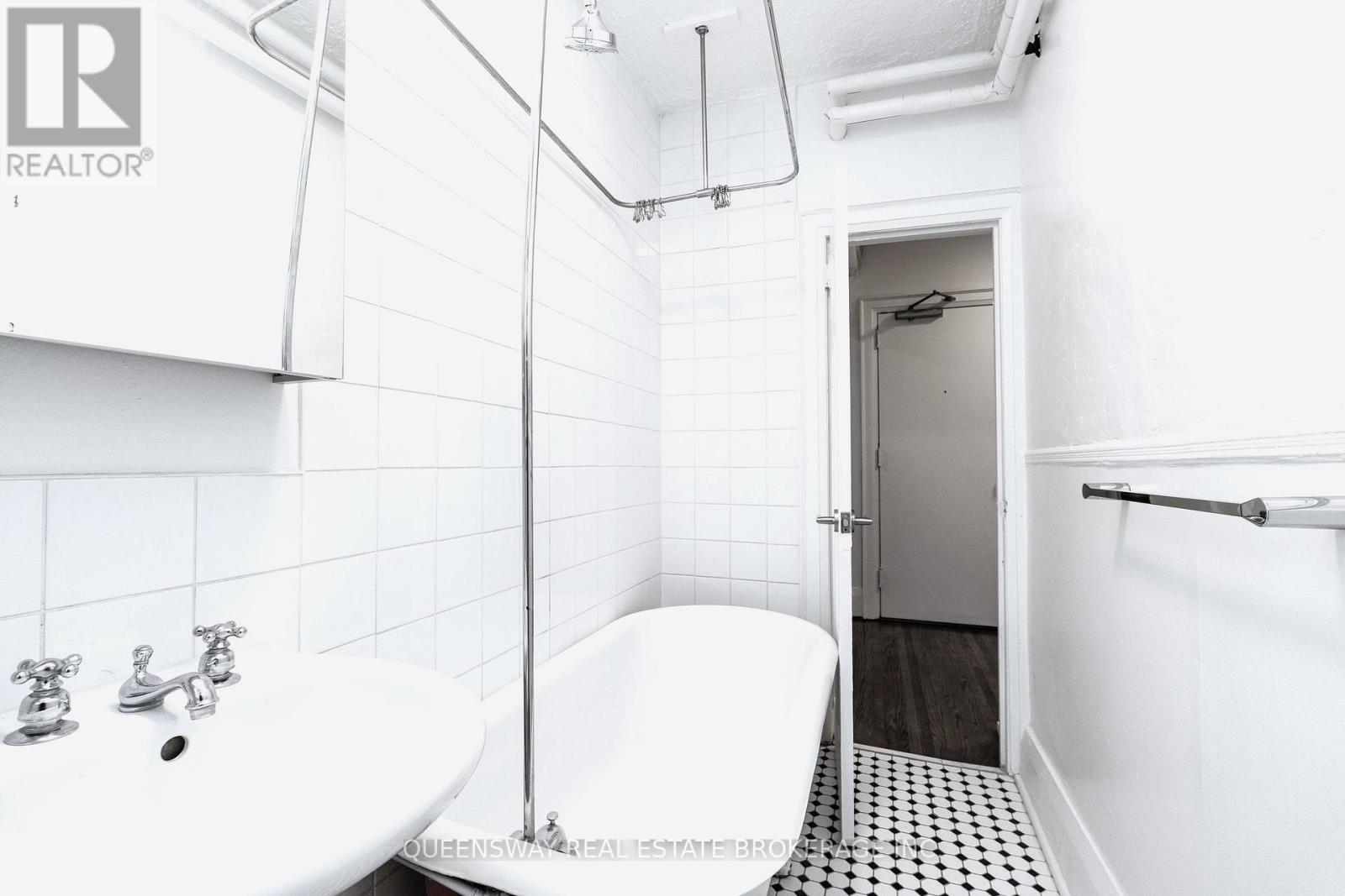 25 - 100 Vaughan Road, Toronto, Ontario  M6C 2M1 - Photo 9 - C12634976